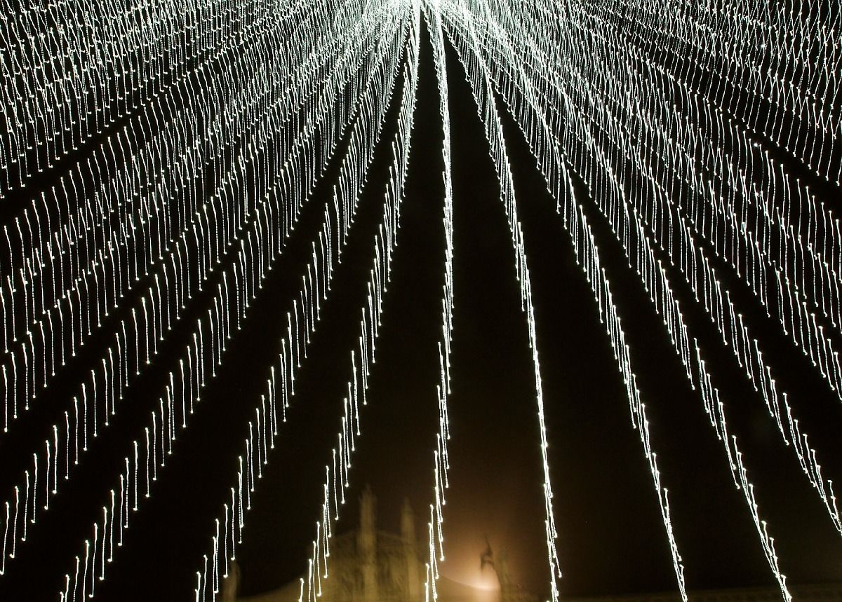 Vicenza lit by Christmas lights 12