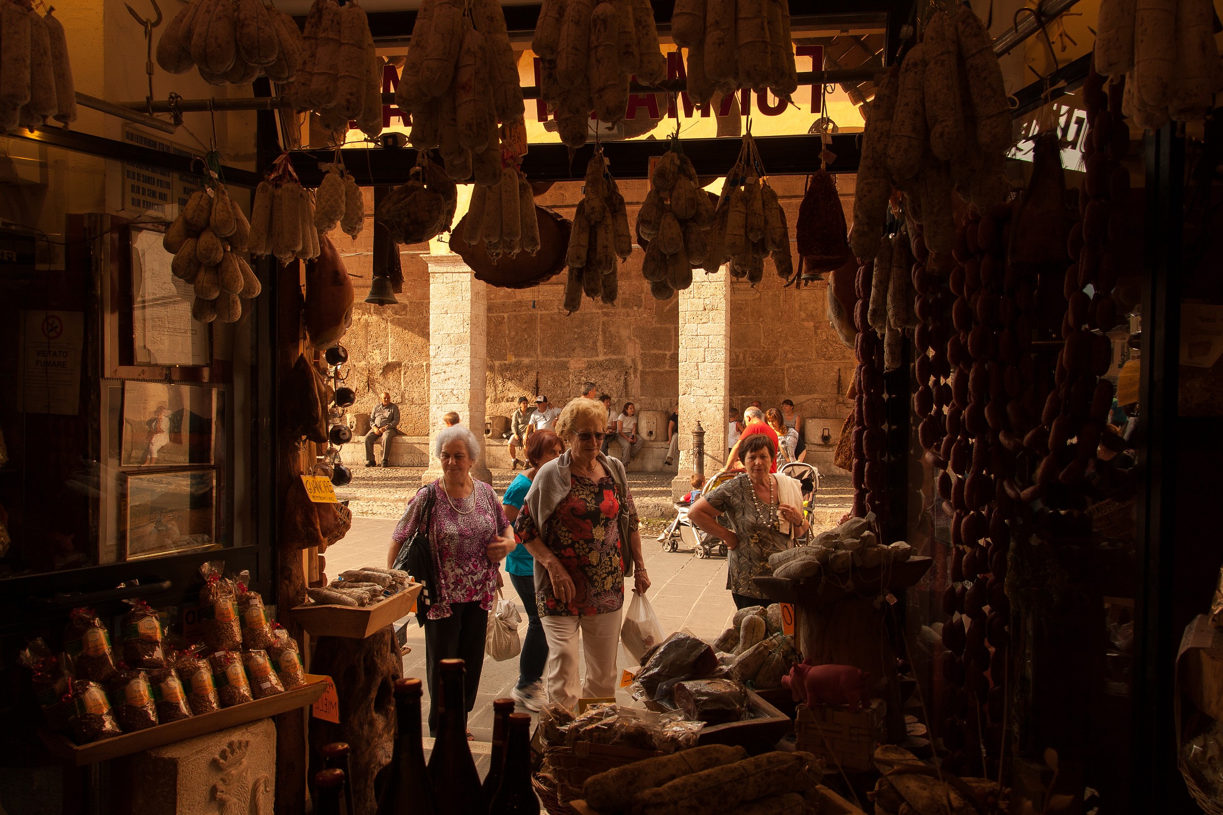 Signore in cerca di...salami!