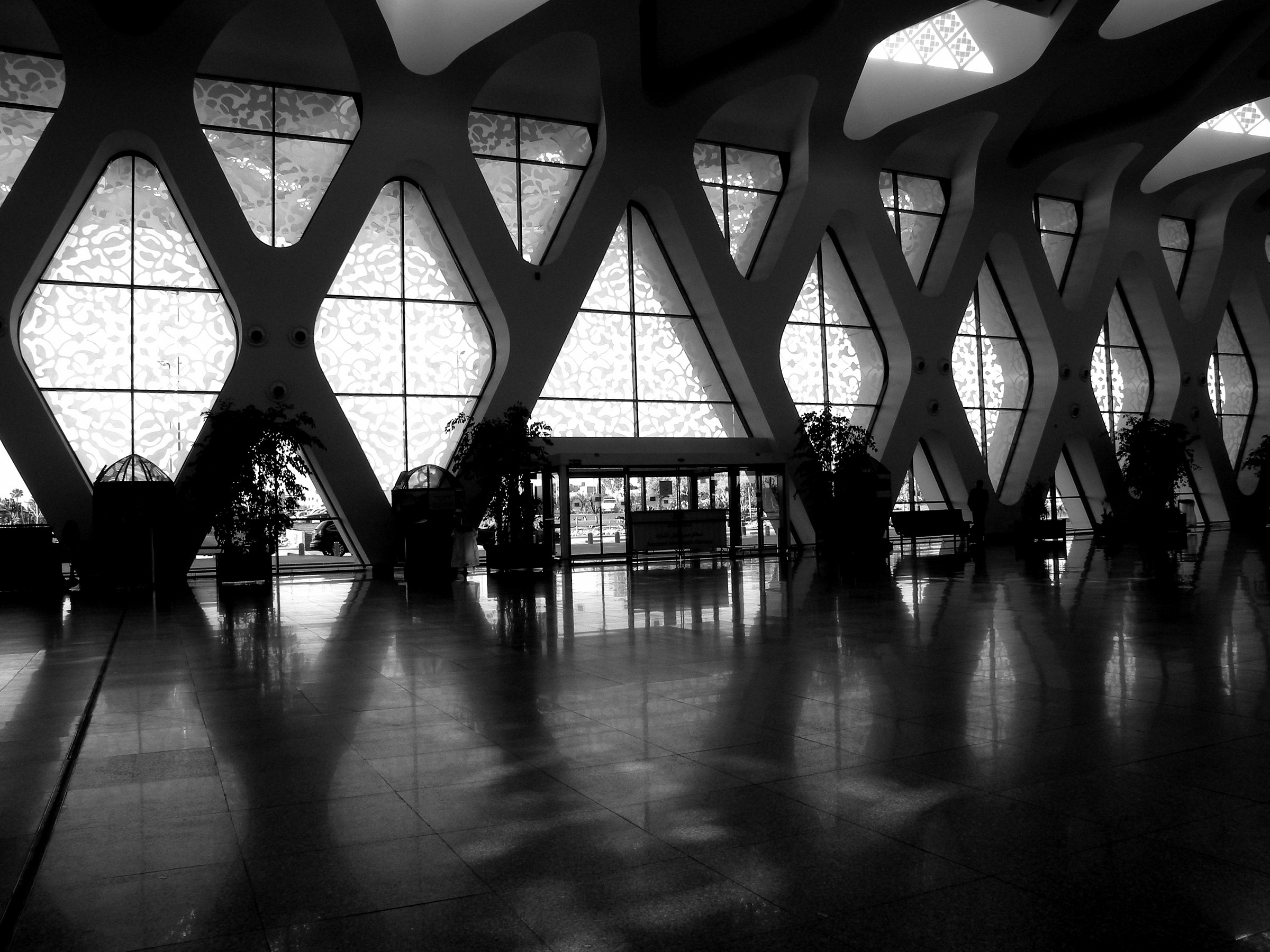 Interweaving of light and shadow