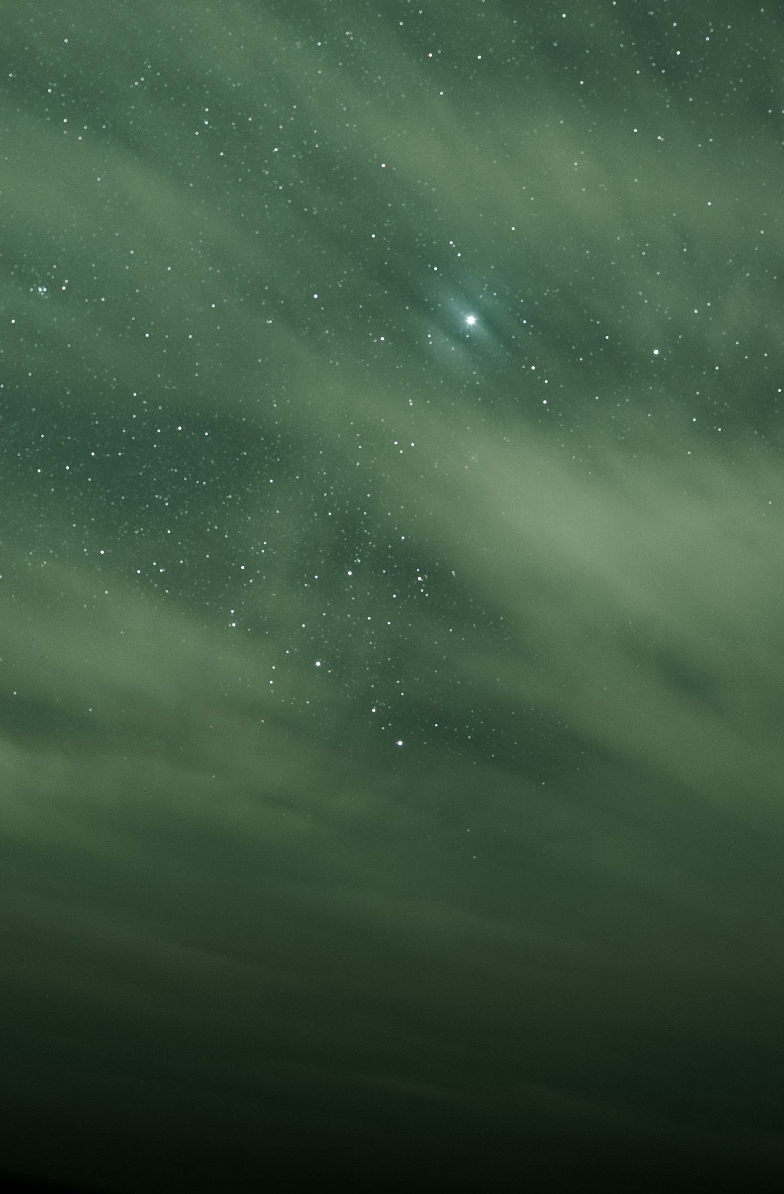 Nuvole striate coprono il Cane Maggiore...