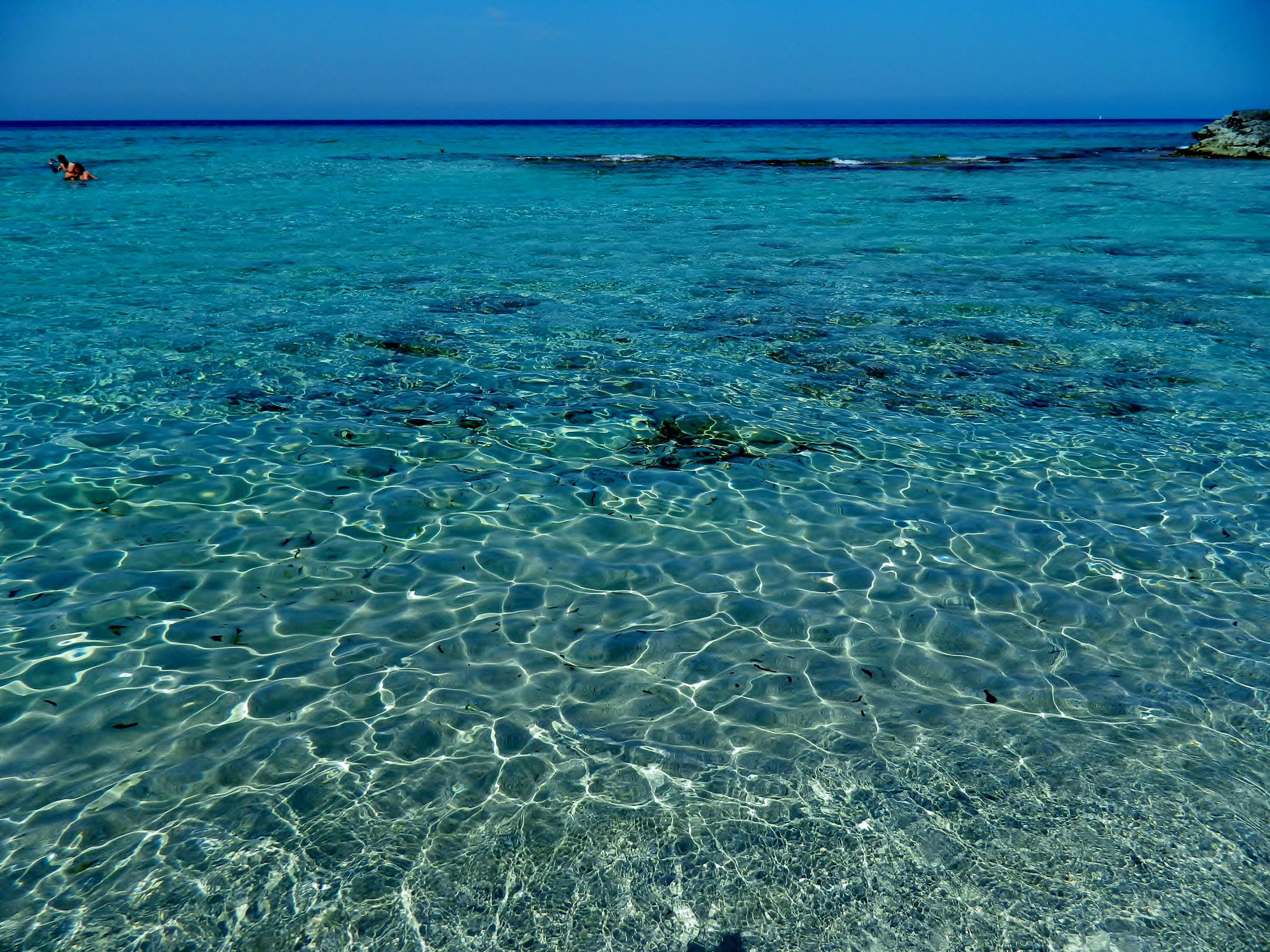 It is sweet to shipwreck ...