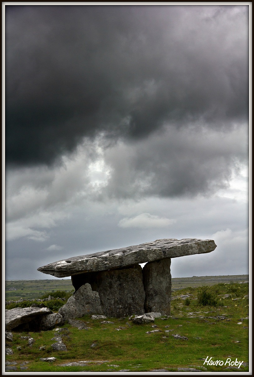Irlanda , dolmen di Poulnabrone