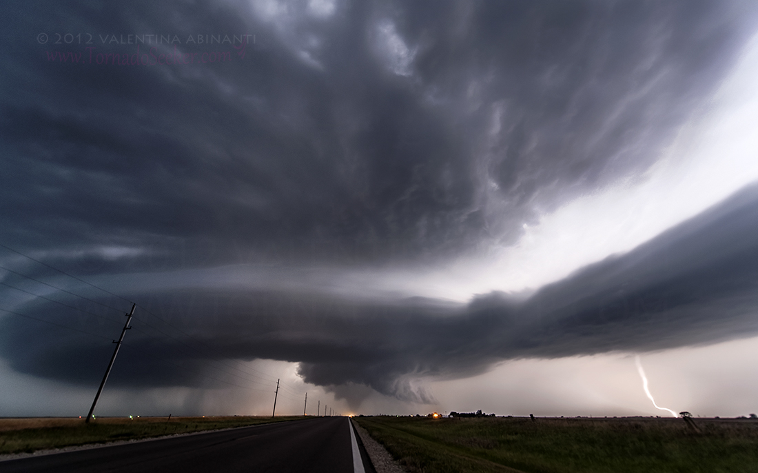 Supercella tornadica notturna