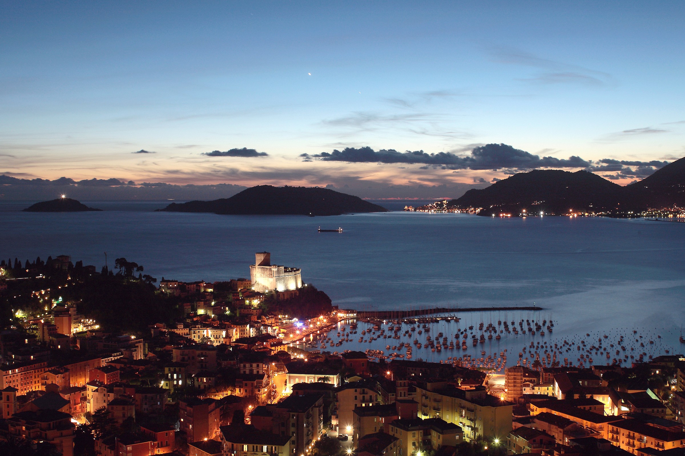 Greetings from Lerici (postcard ...)