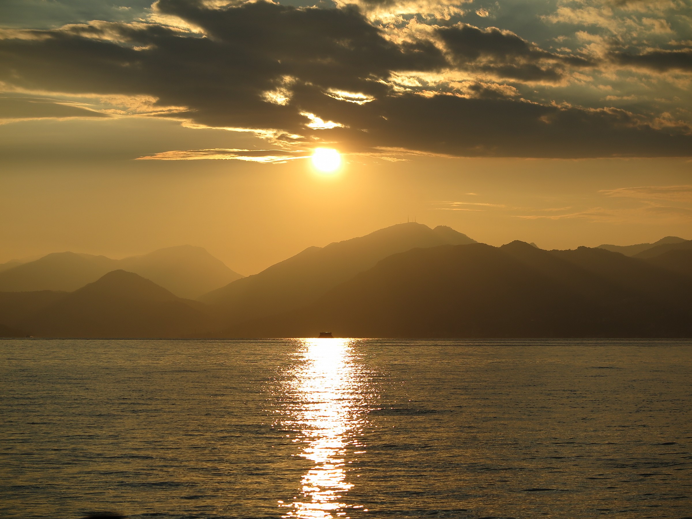 a sunset towers benaco vr