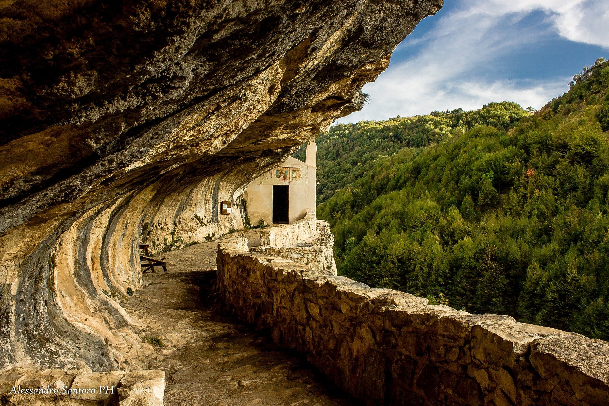 Eremo di San Bartolomeo in Legio - Roccamorice (pe)