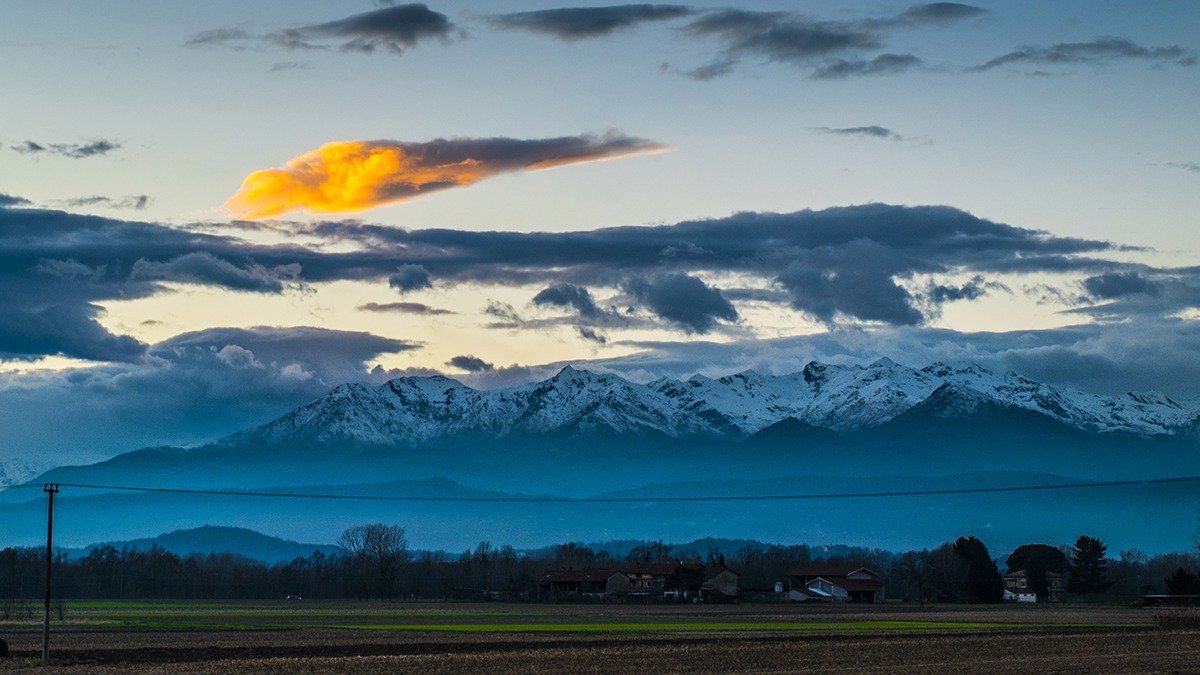 Cloud in flames on the Beautiful sleeper