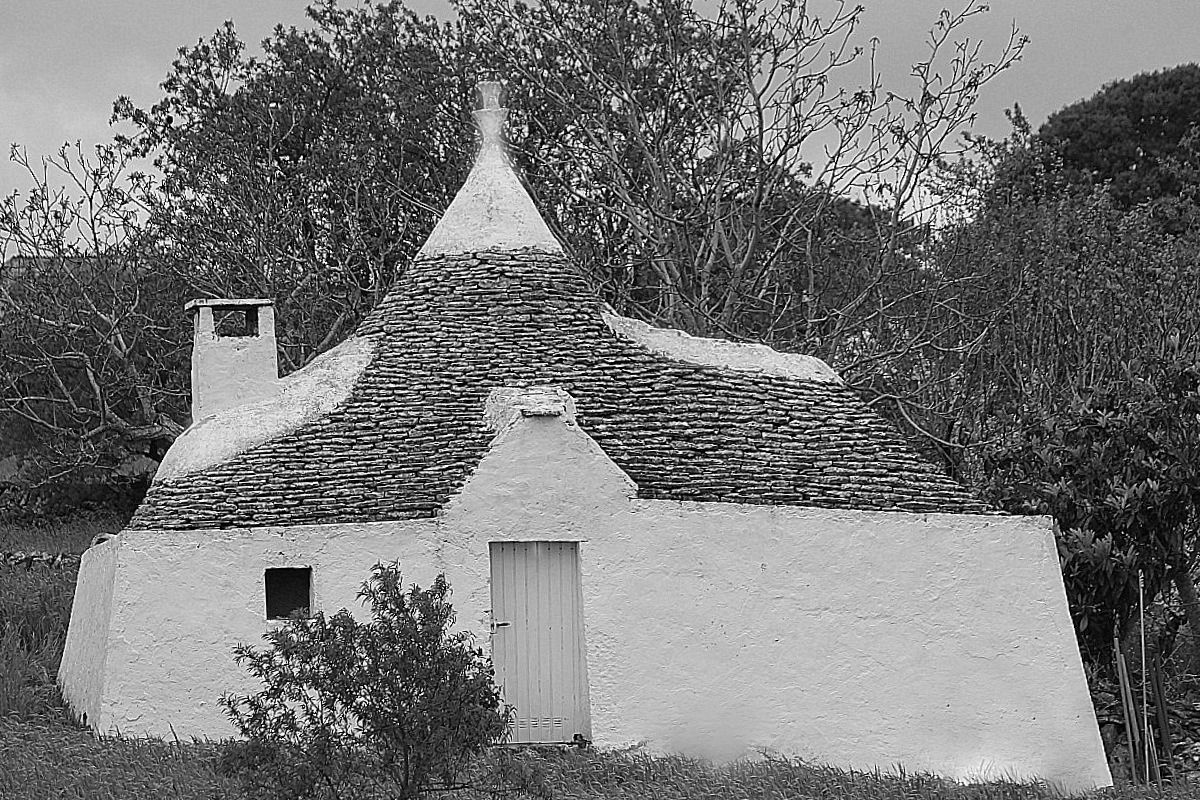 Ancient trullo from Noci (redone)