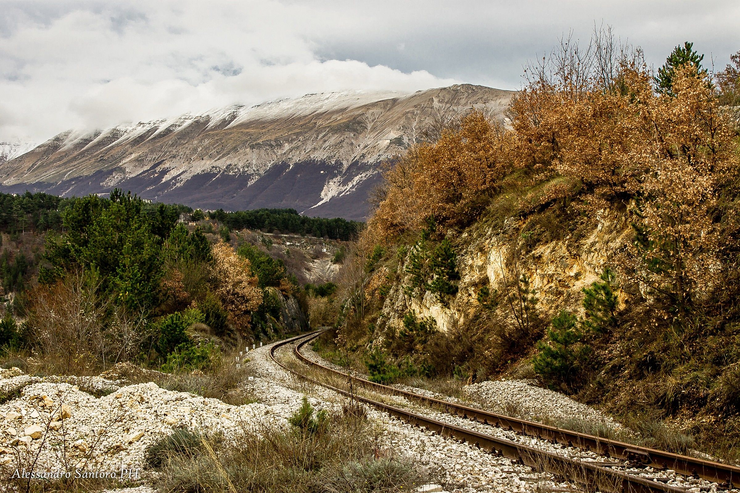 Nei Pressi Della Stazione Di Cansano (aq)