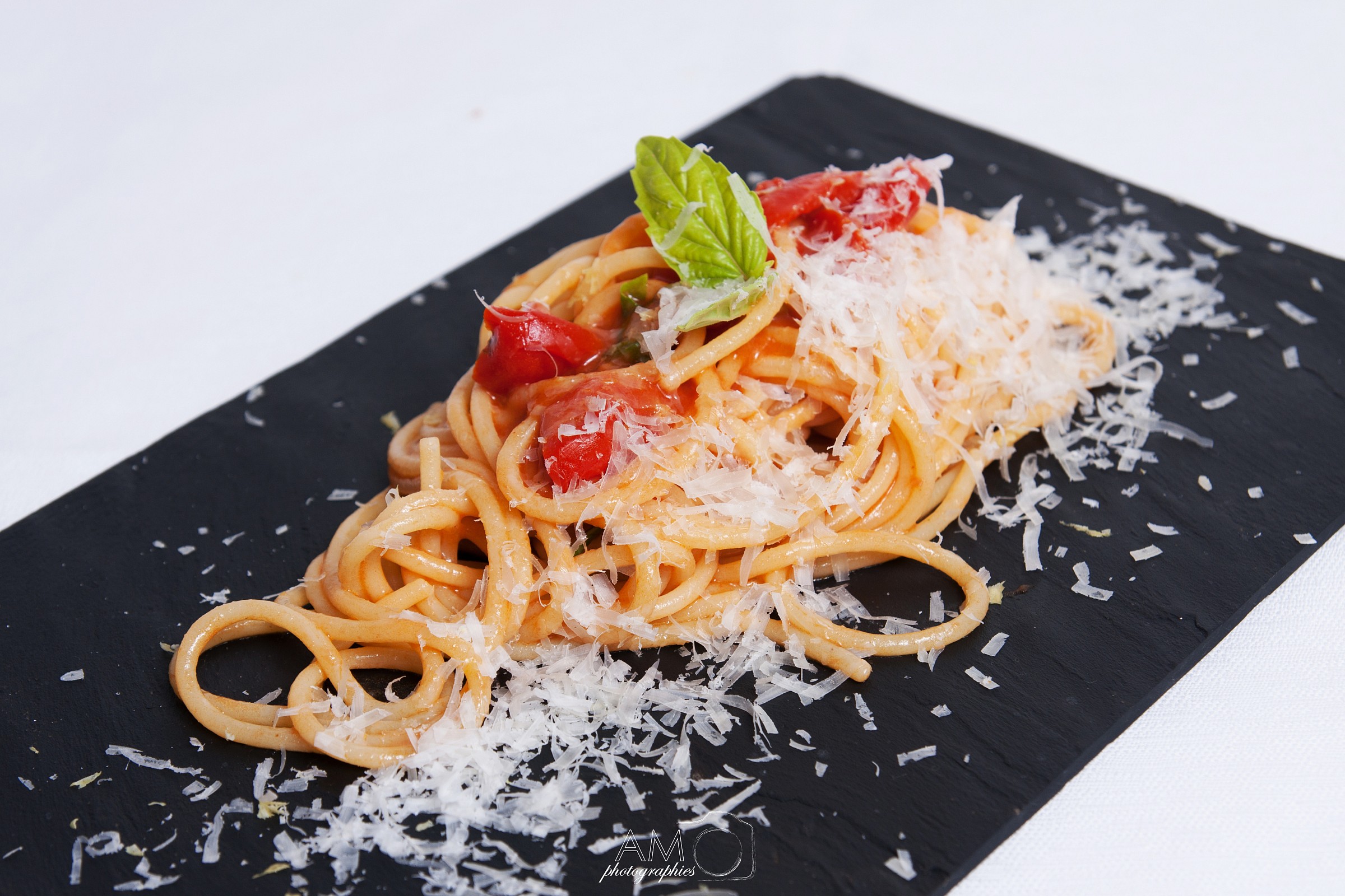 Spaghetti with tomato