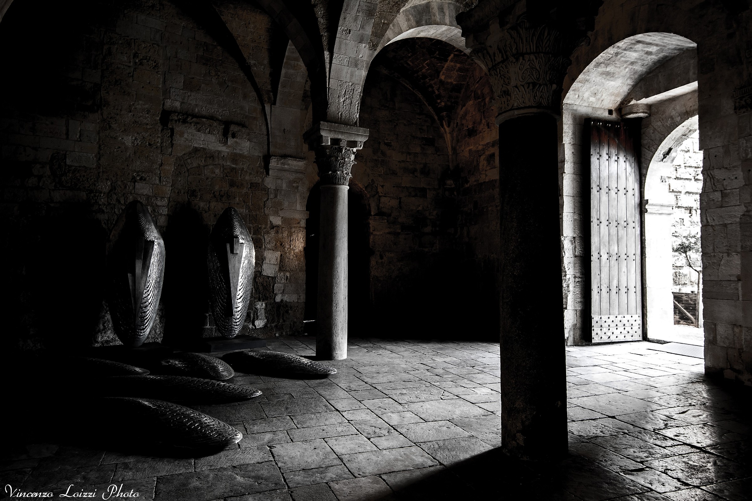 Scudi (Opera di Arnaldo Pomodoro)- Castello Svevo- Bari