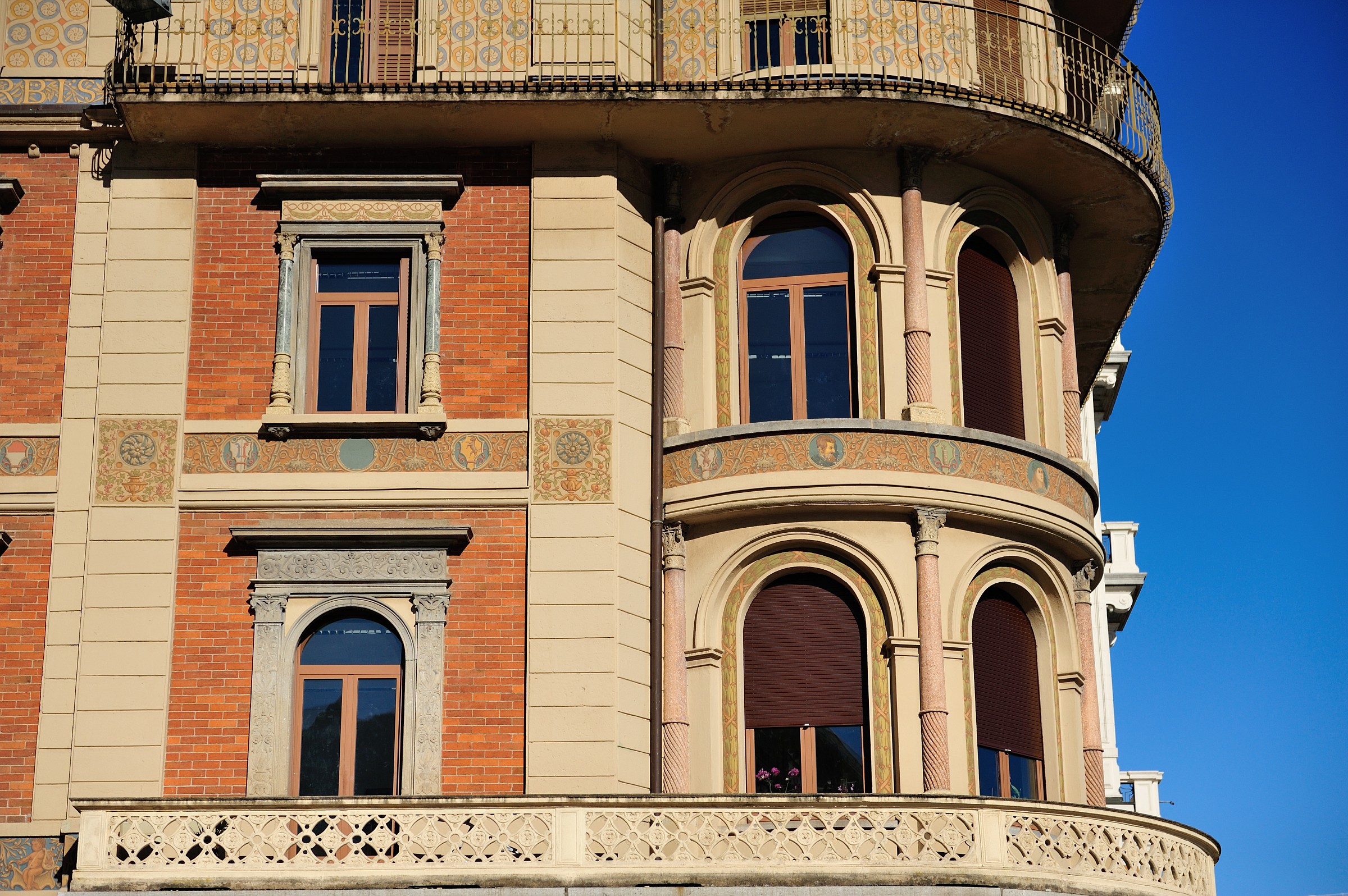 Particolare palazzo Lugano