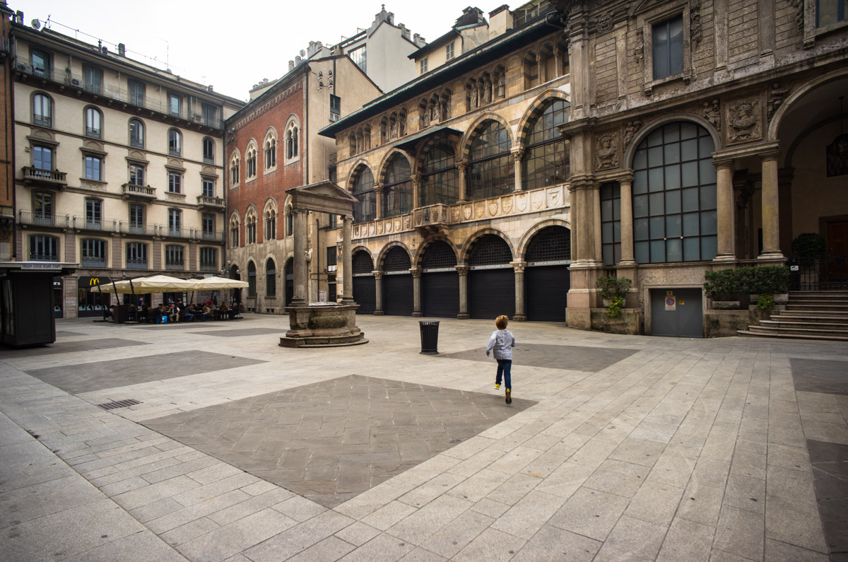 October 2014, Piazza dei Mercanti, Milan