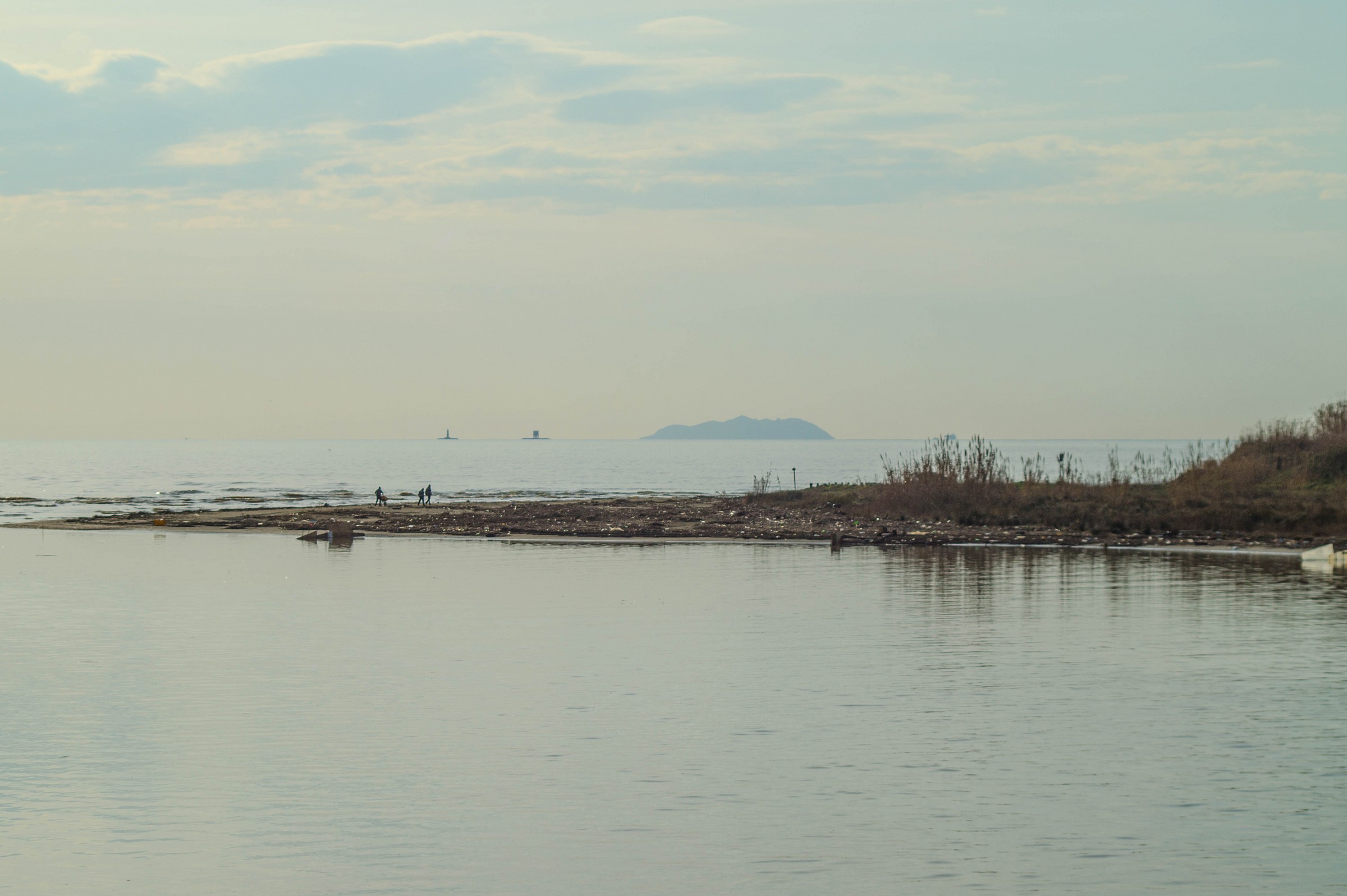 Gorgona, Meloria and lighthouse from the mouth of Scolmatore