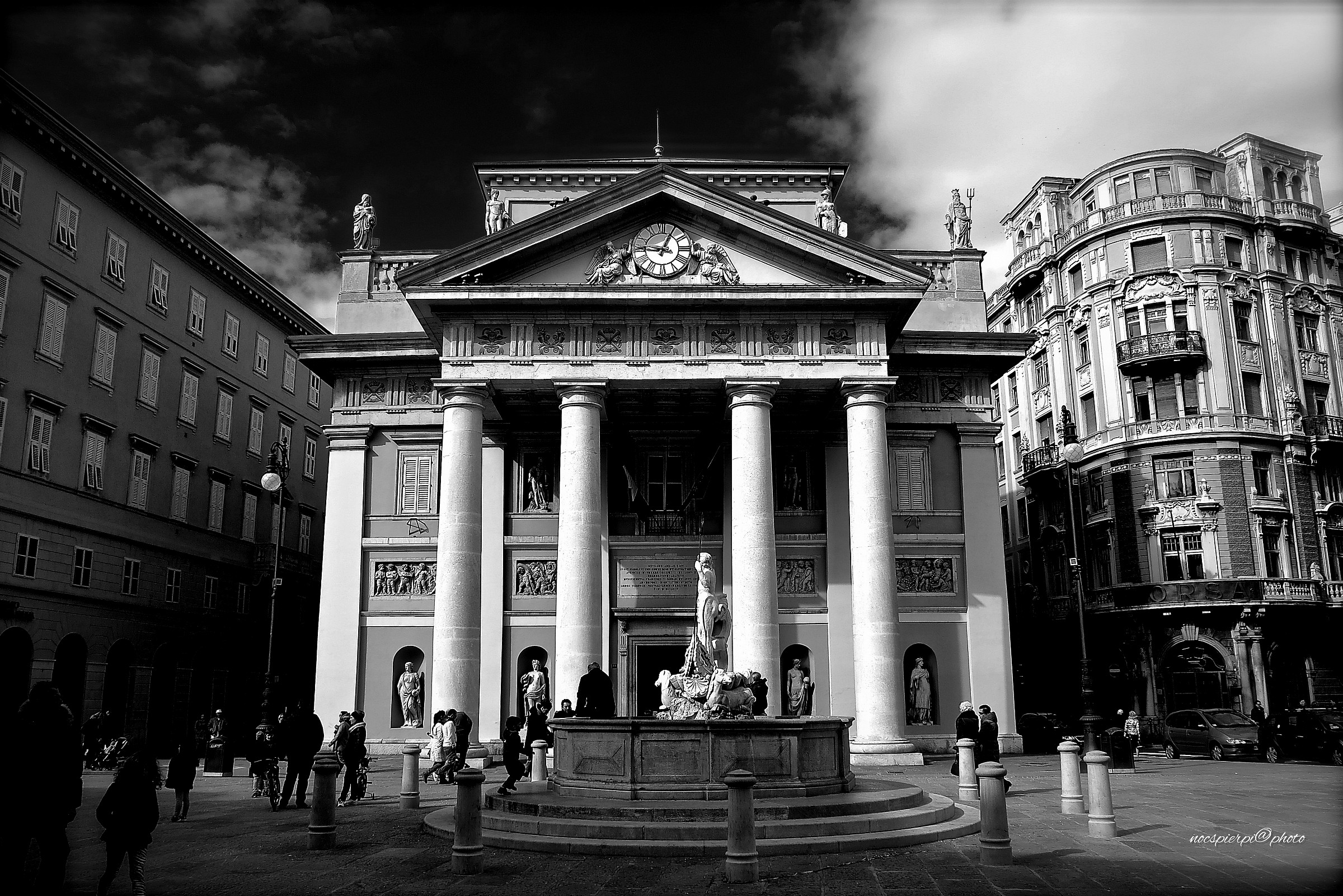 Trieste in b / w