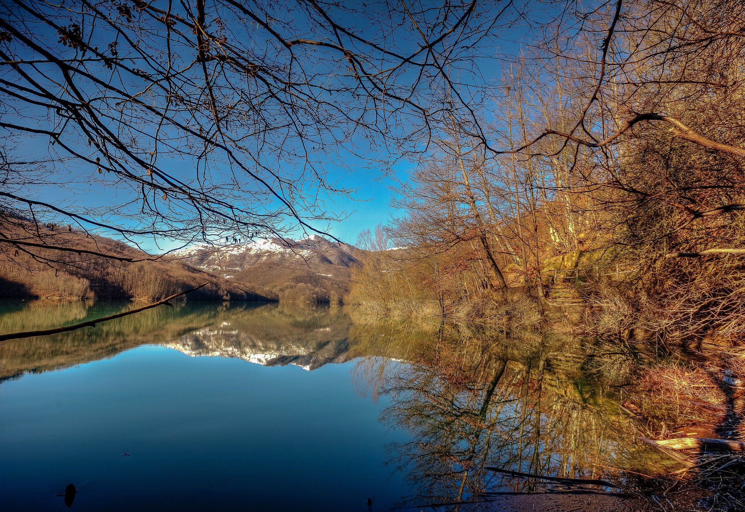 Riflessi al lago del Brugneto-Ge-
