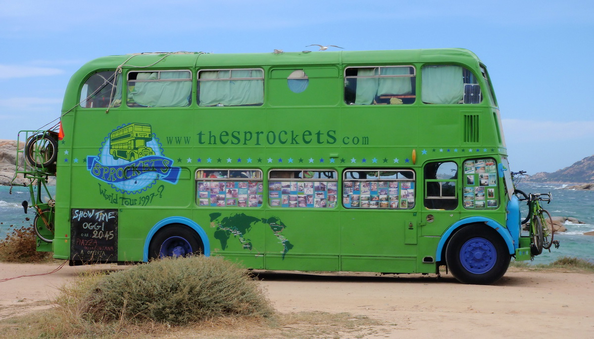 Un bus girandolone...