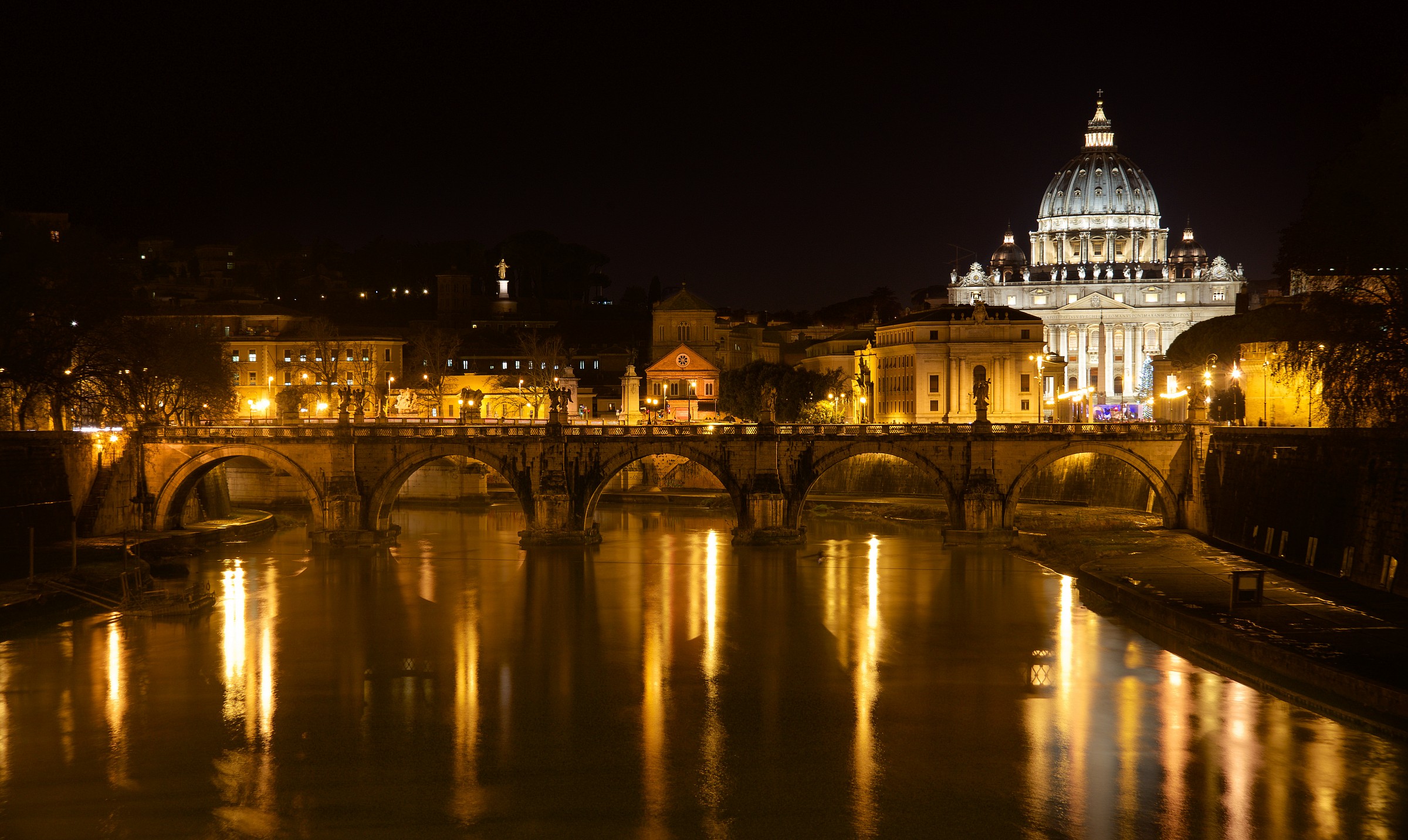 Bridge of Angels and Dome at night