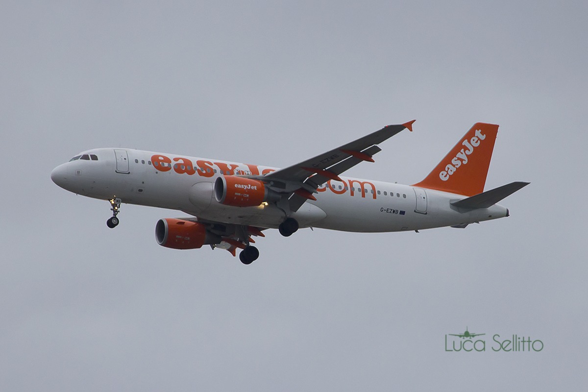 Airbus a320-214 EasyJet