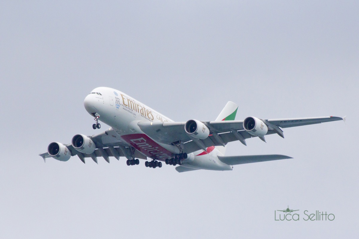 Airbus a380-861 Emirates