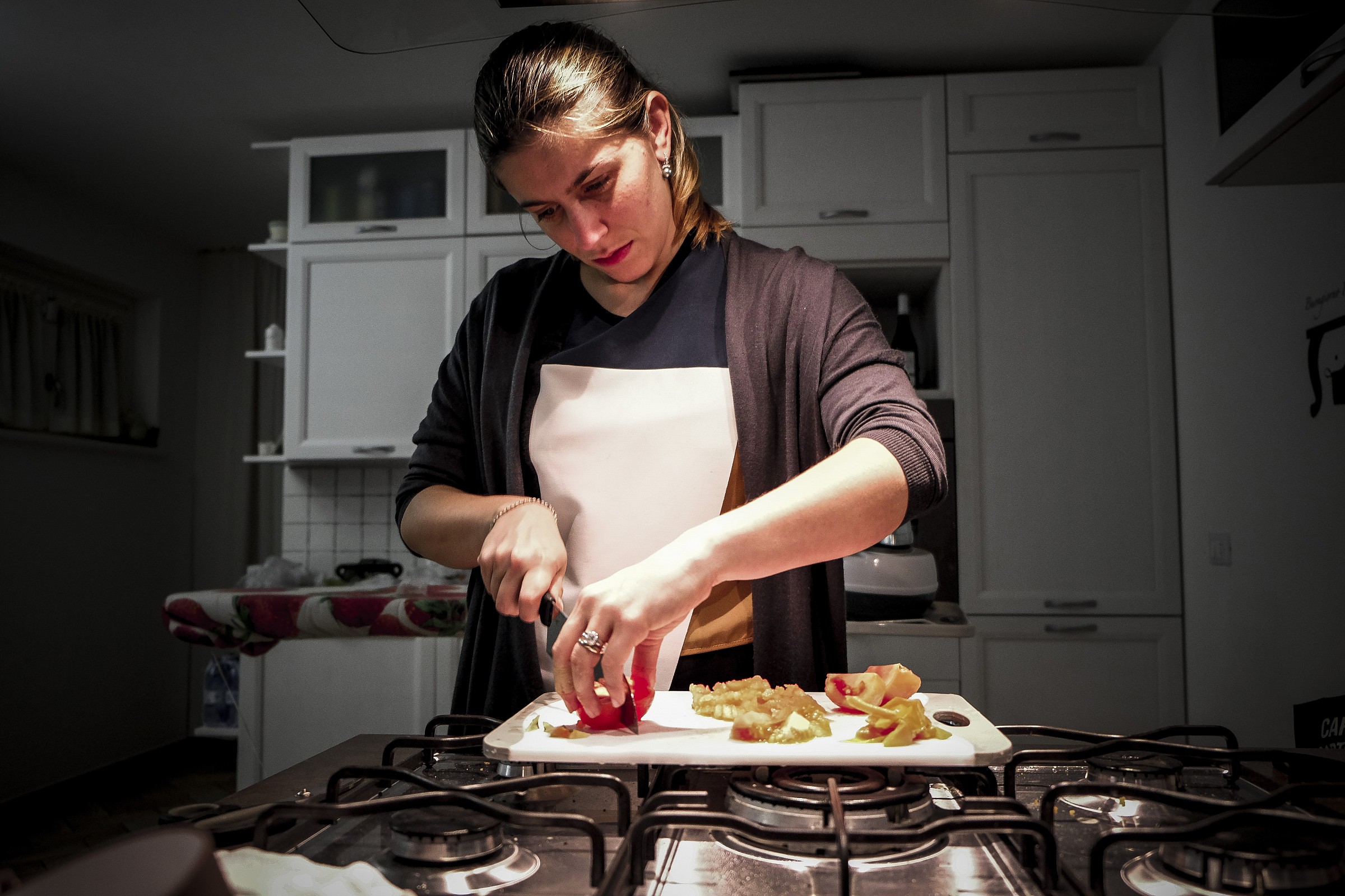 M ia wife in the kitchen