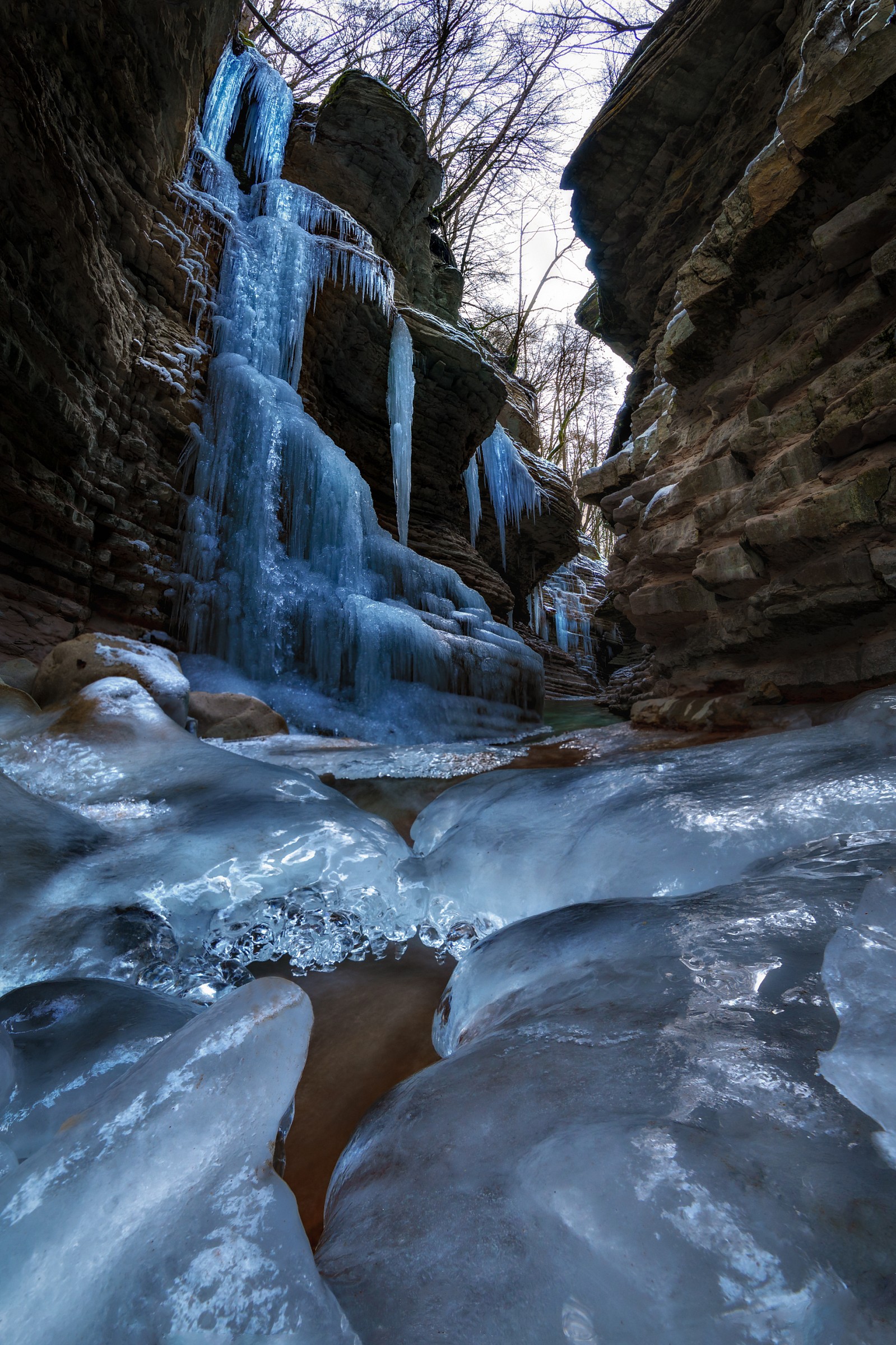 Frozen little canyon