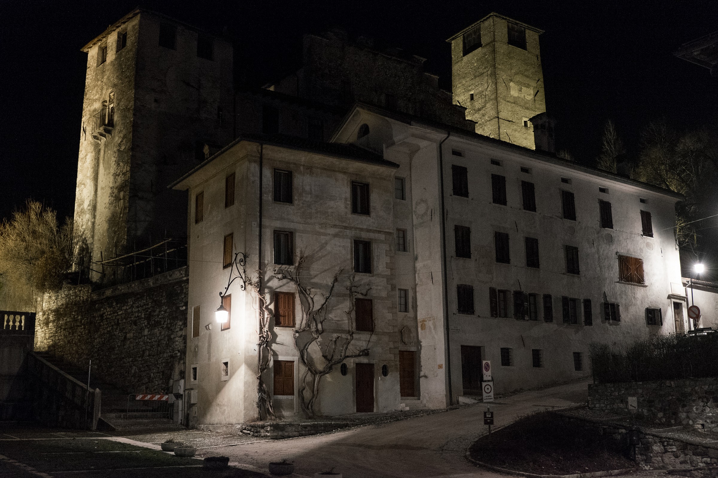 feltre vecchia by night