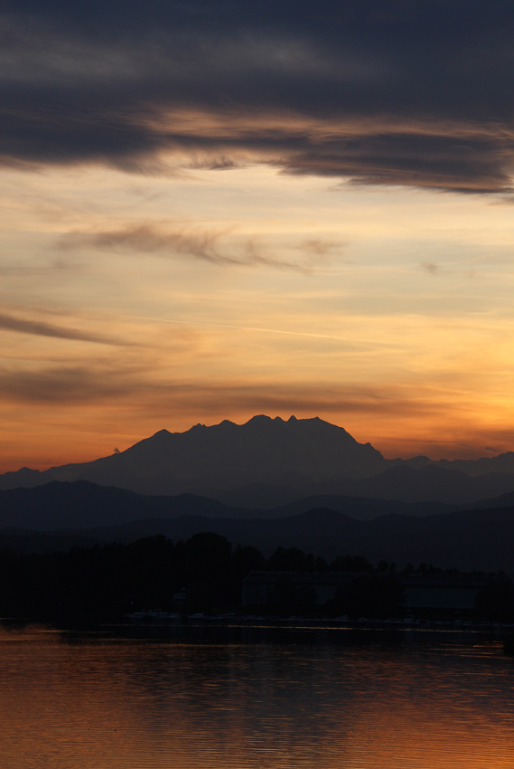 Monte Rosa al tramonto, visto dal Lago Maggiore