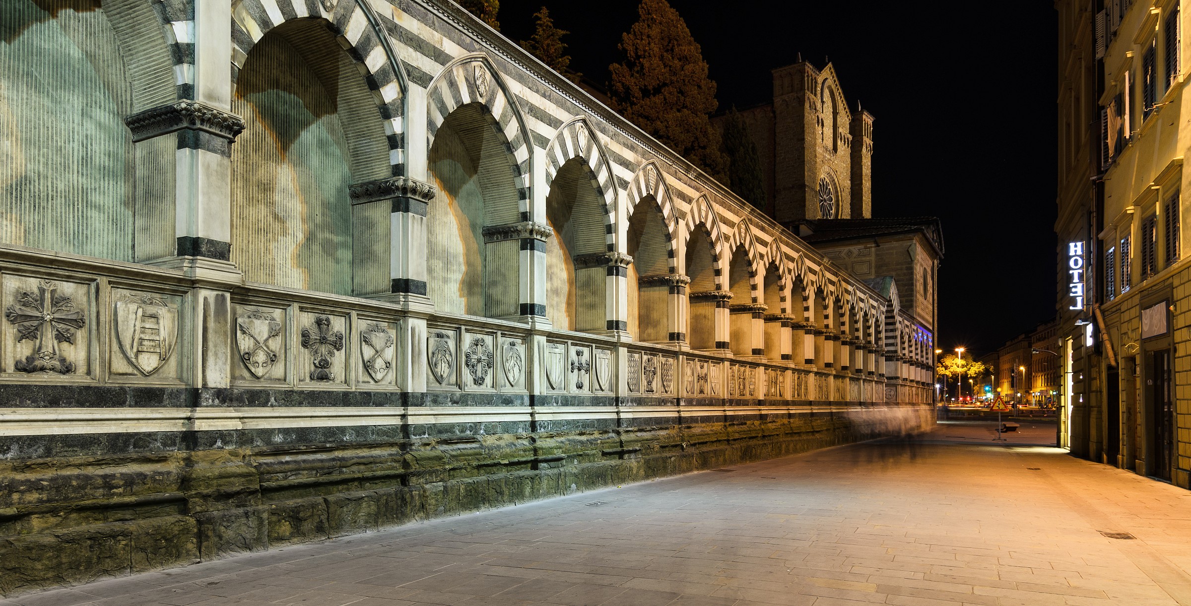 via the Avelli / Basilica of Santa Maria Novella /