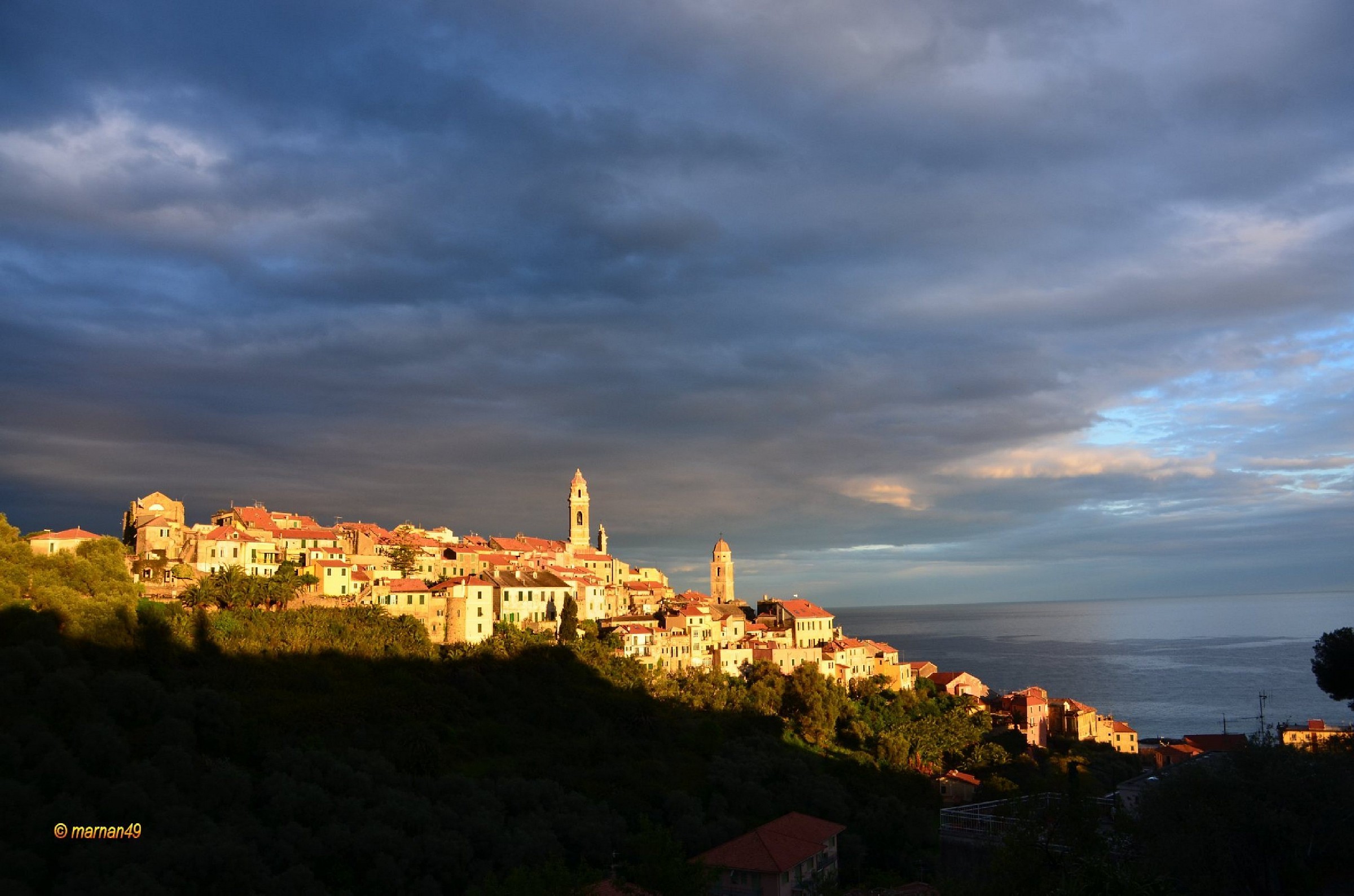 Sole al tramonto su Cervo