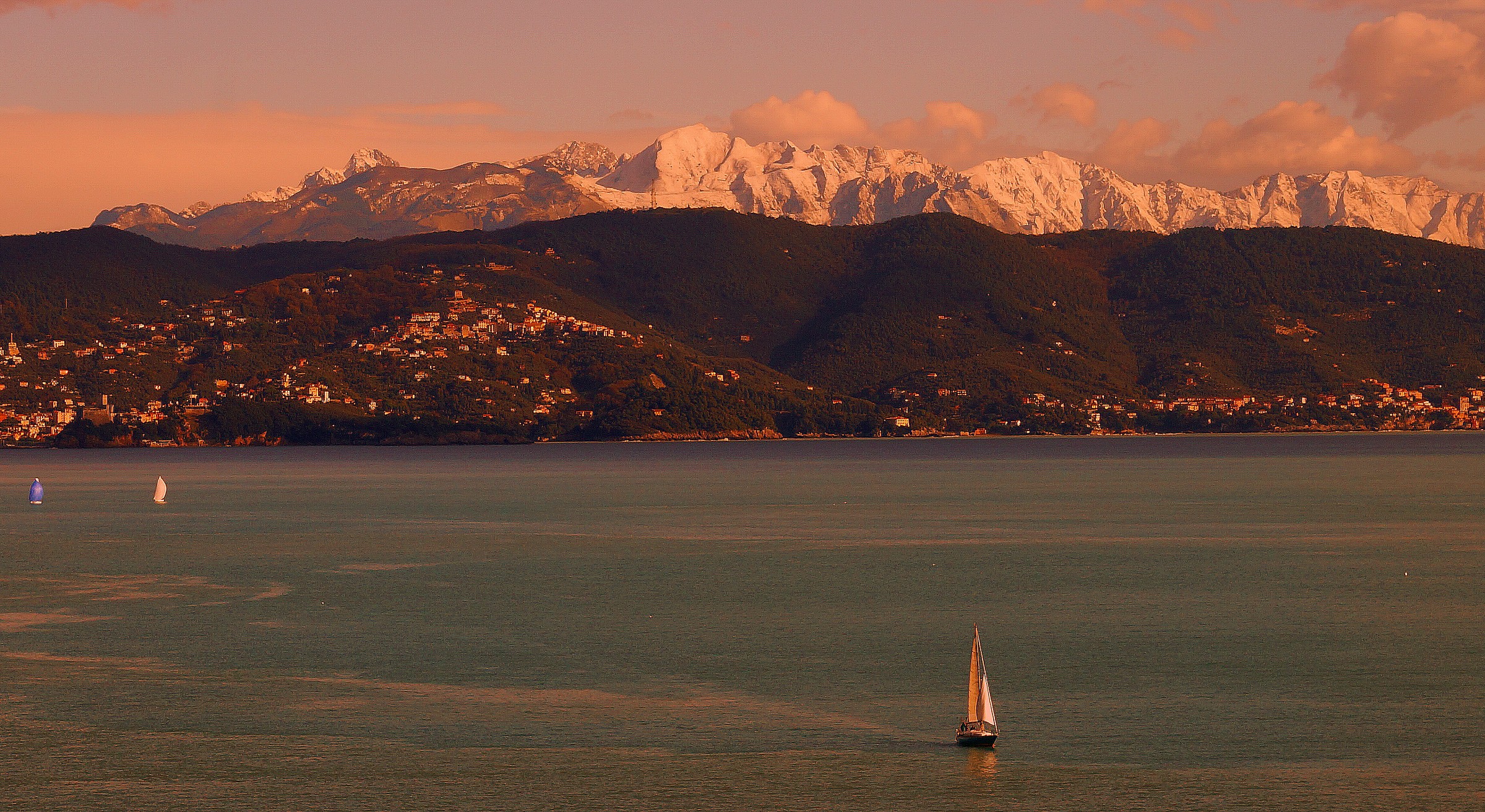 Da Portovenere verso le Apuane