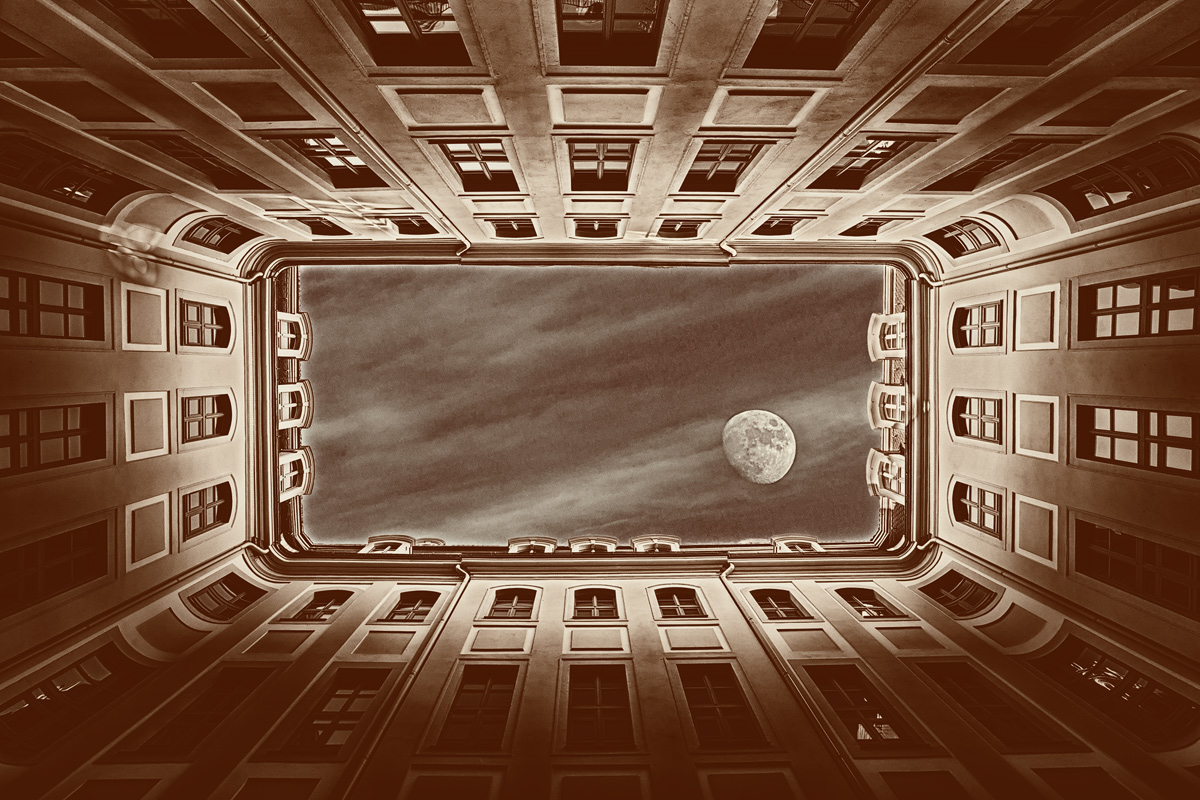 Moon over Leipzig Passages