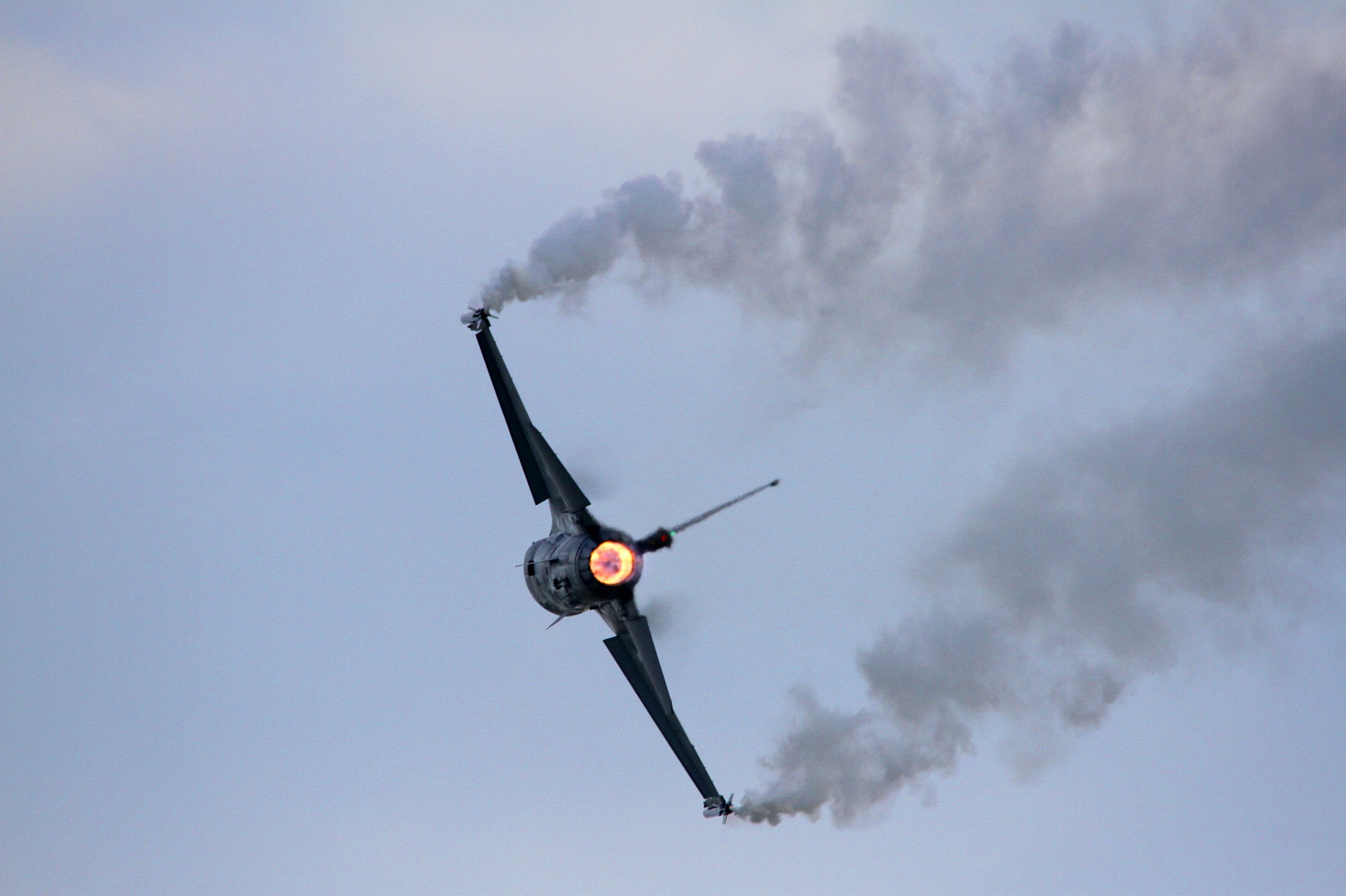 F16 - Virata stretta