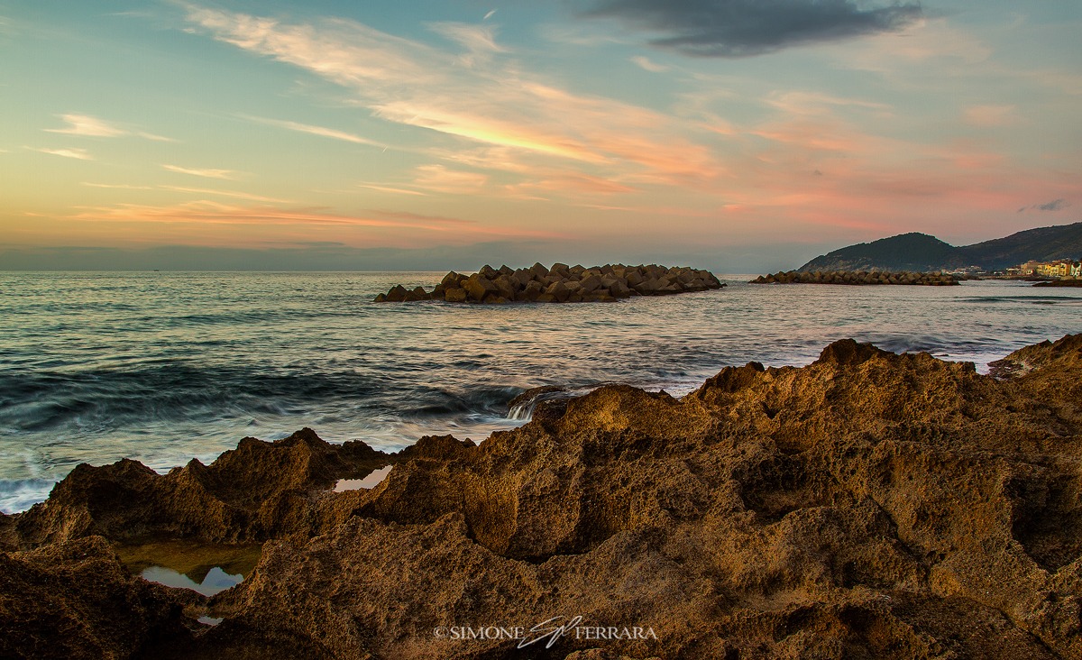 Rocks smoothed by the sea