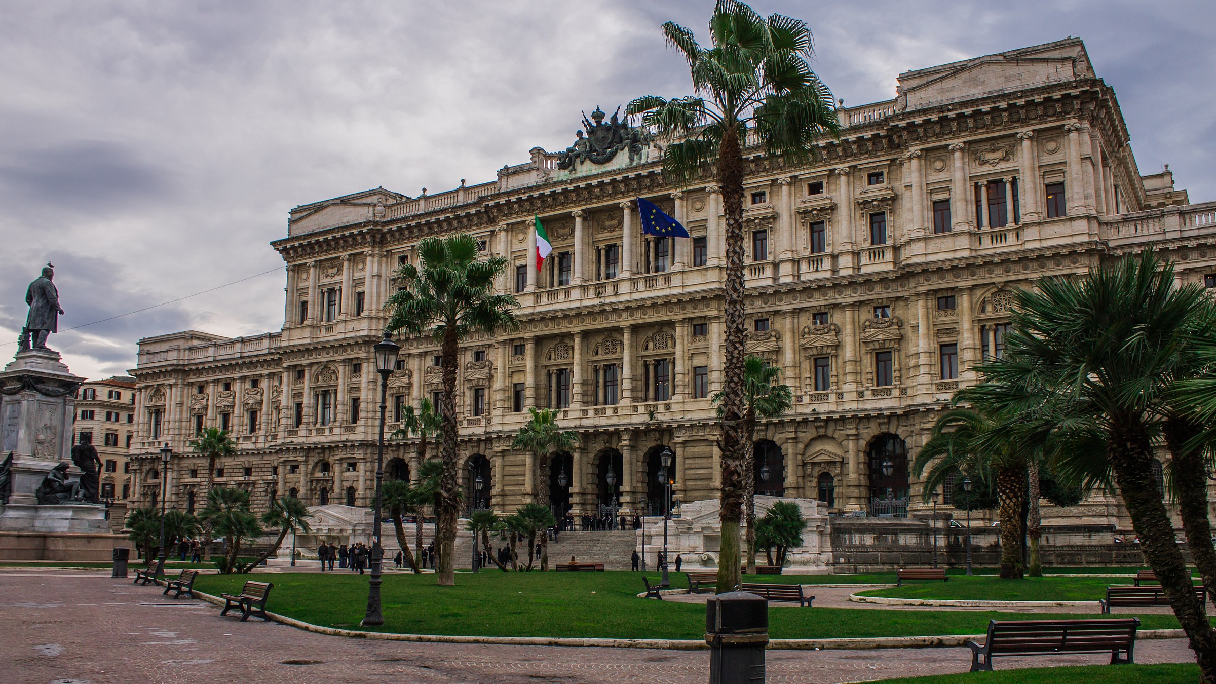 Courthouse, Piazza Cavour