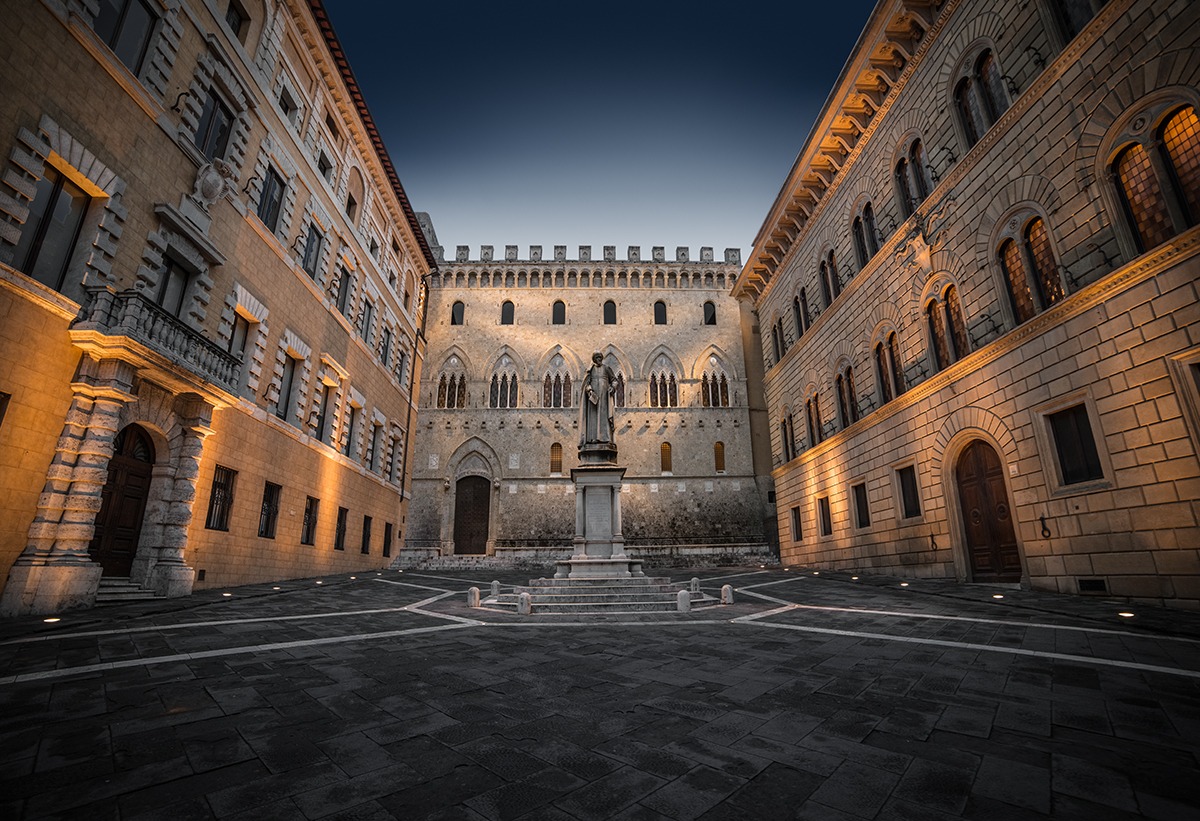 The mountain sky arranged