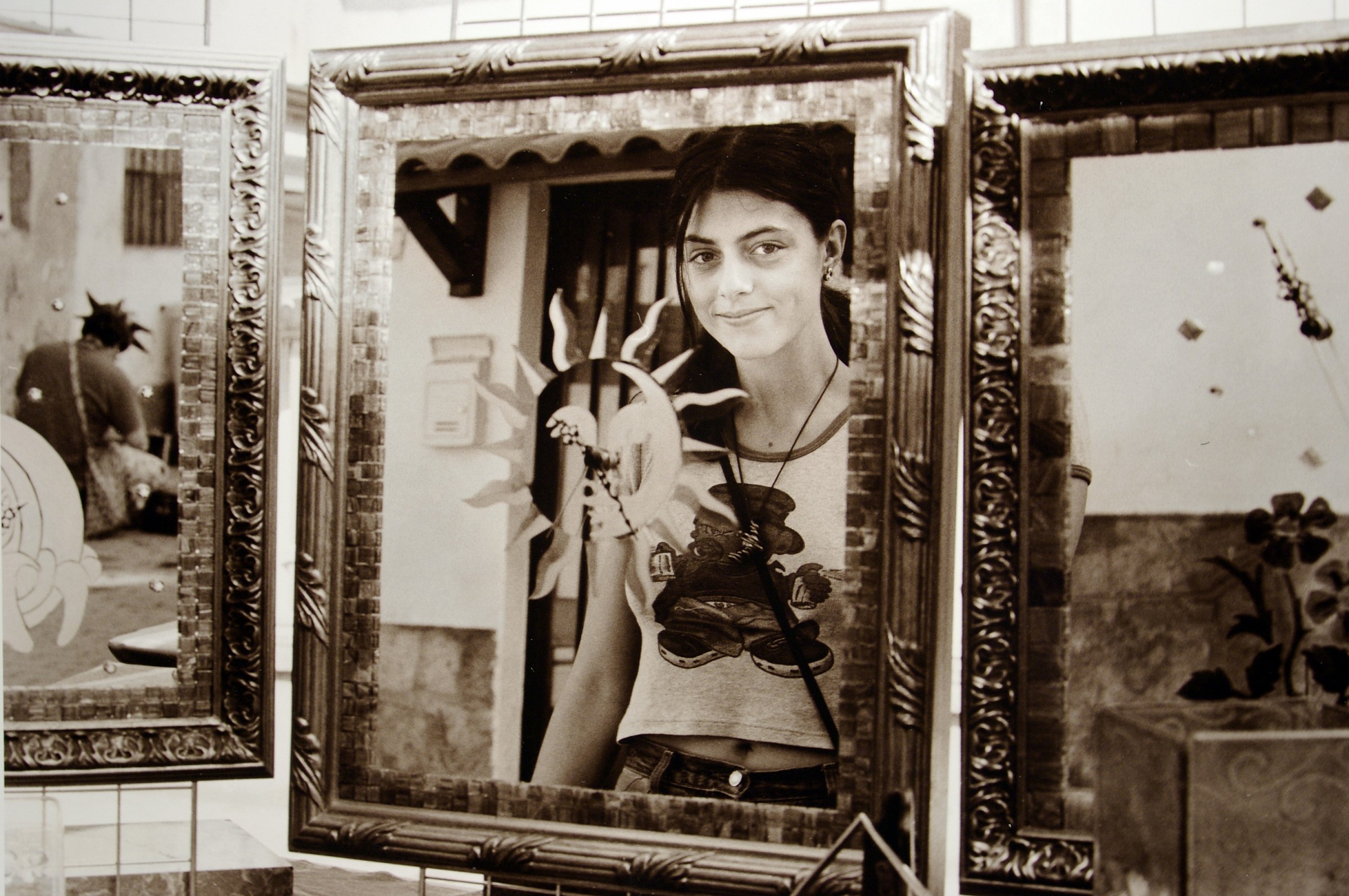 luana mirrors