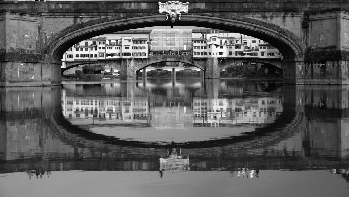 s.Trinita fà da cornice al  ponte Vecchio