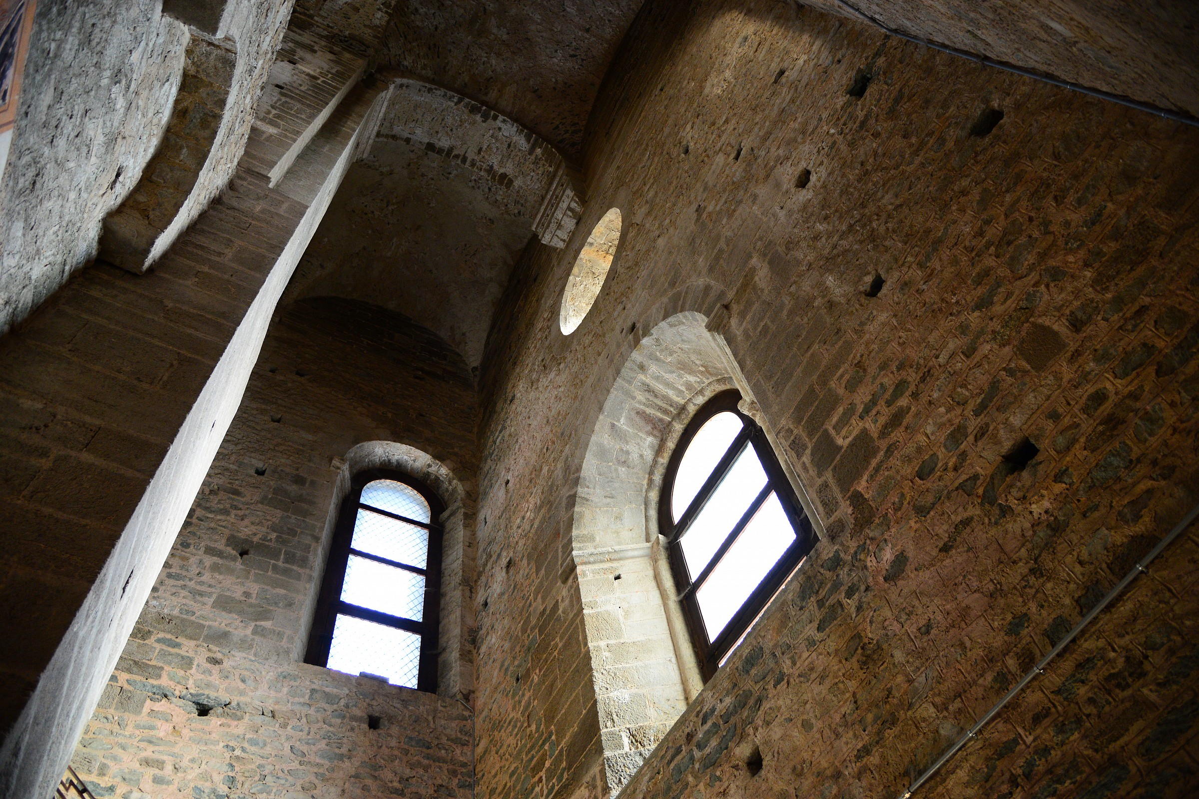 Entrance and internal view 1