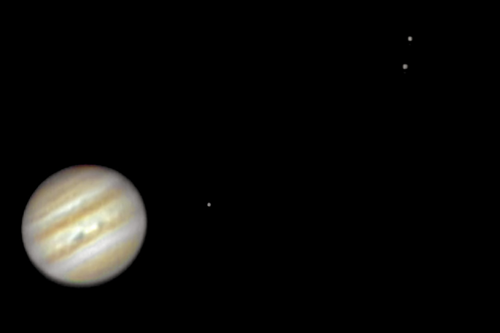 Giove e 3 satelliti galileiani