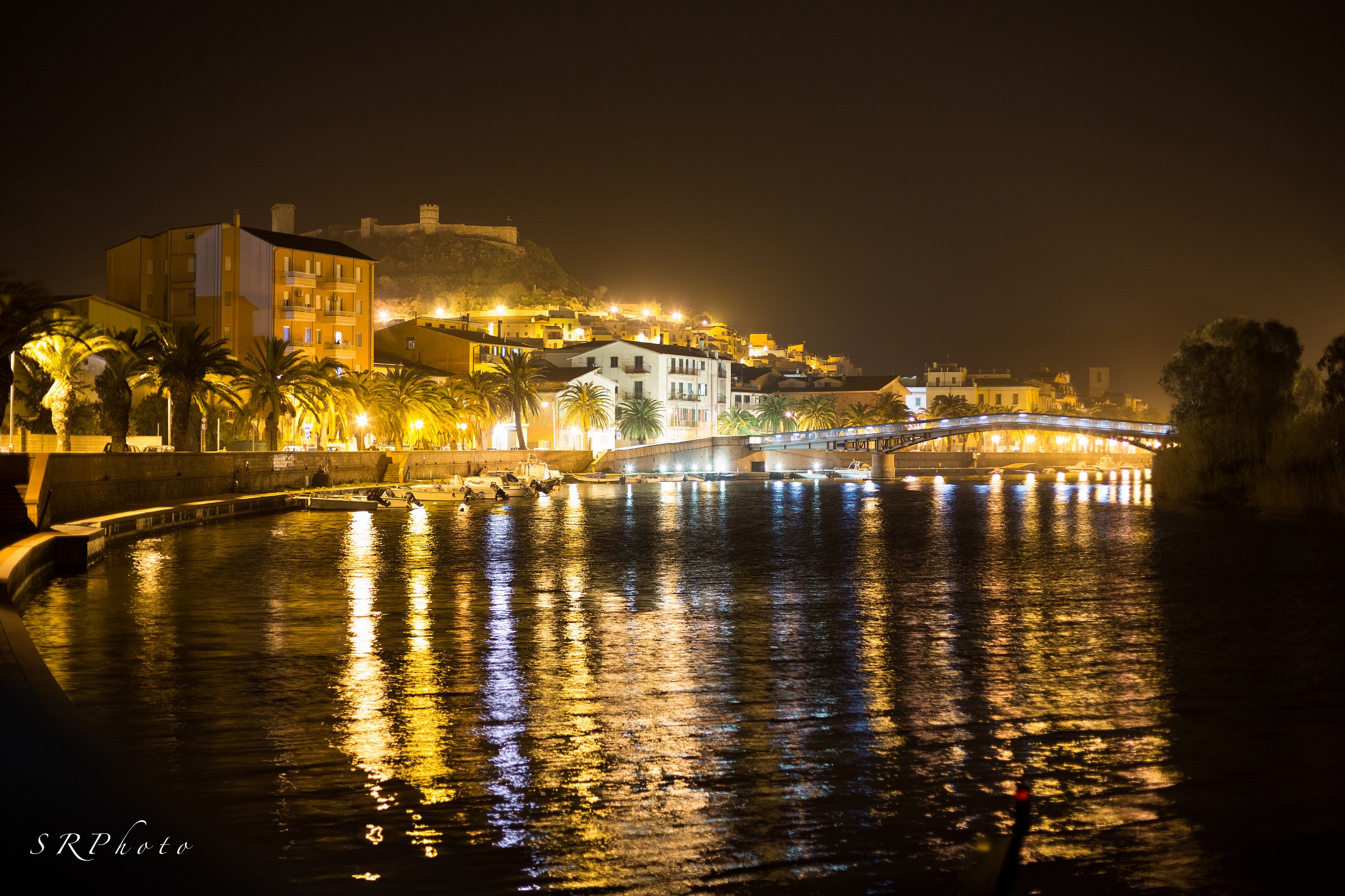 Bosa by night