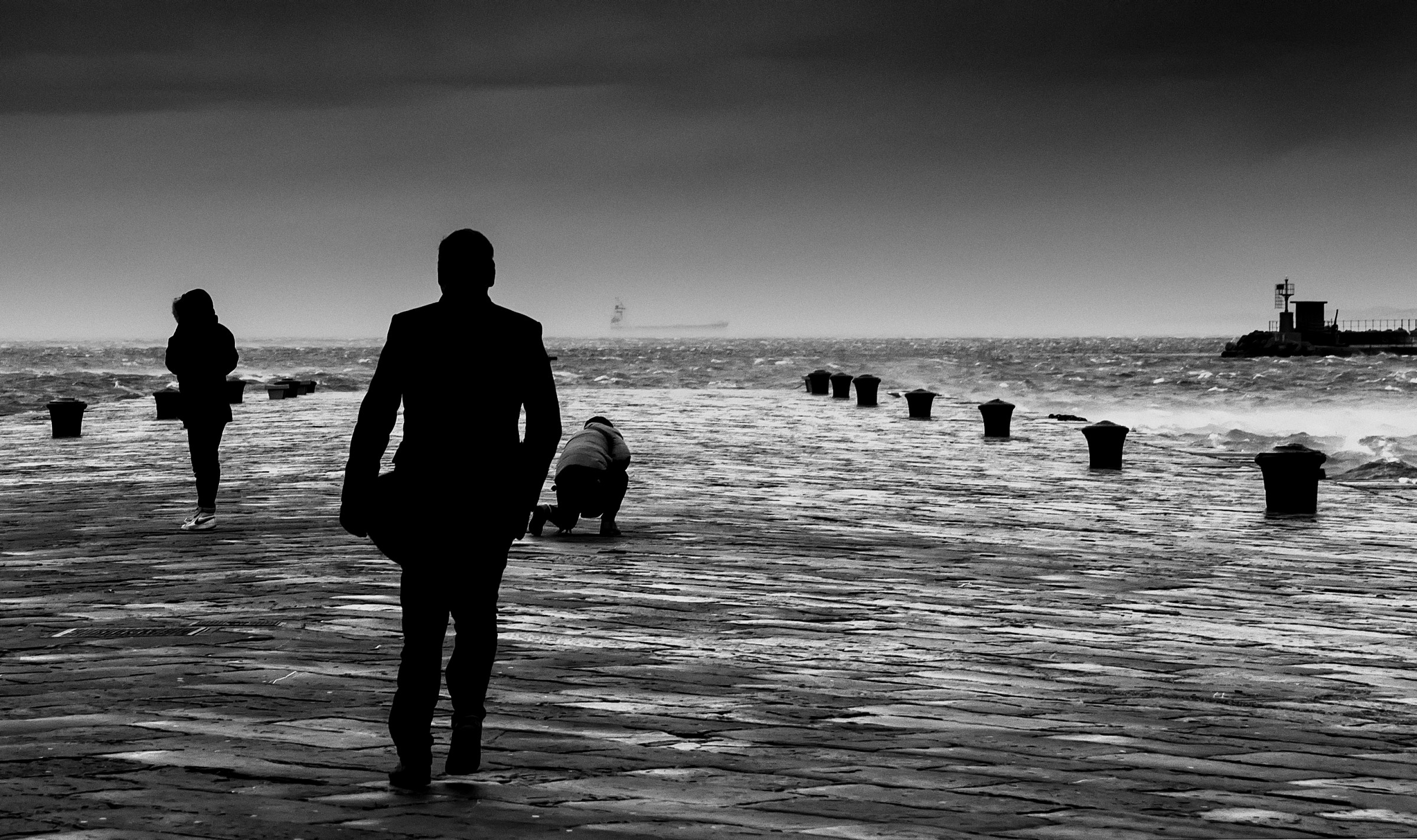 bora rising to the pier Bold