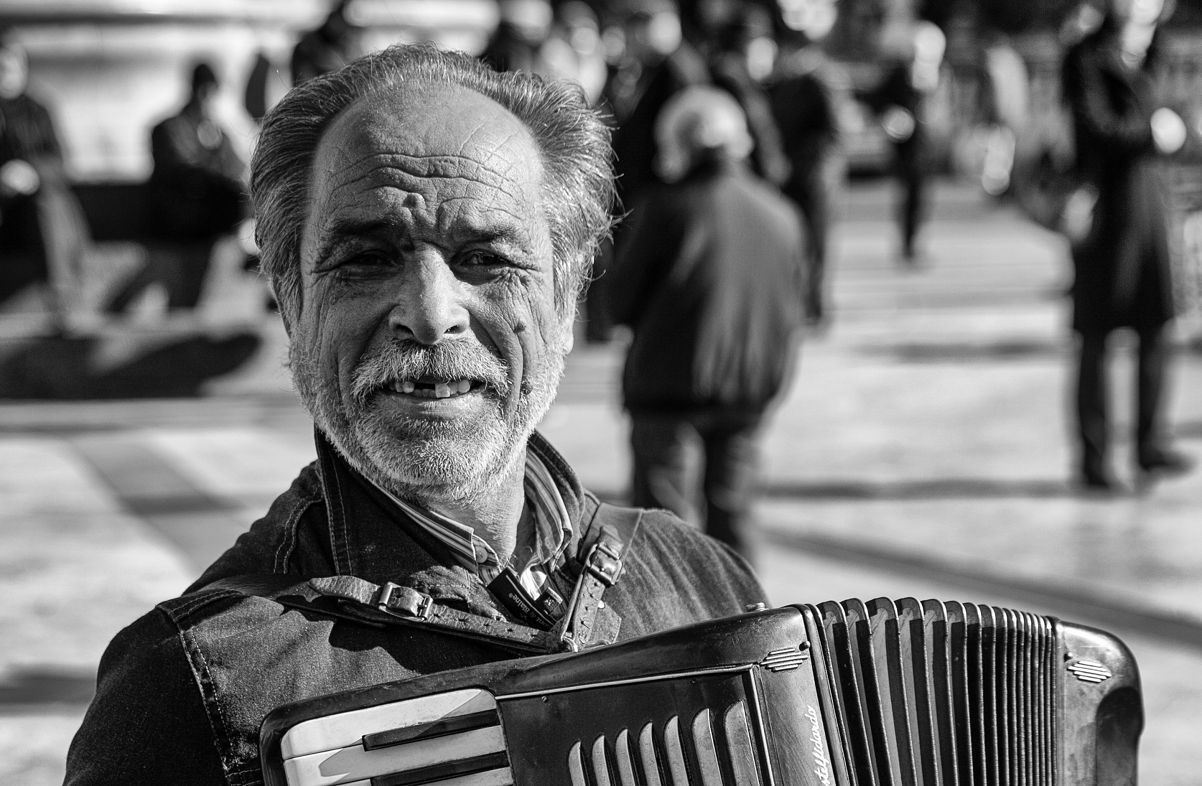 The accordion in Catania, Piazza Duomo.