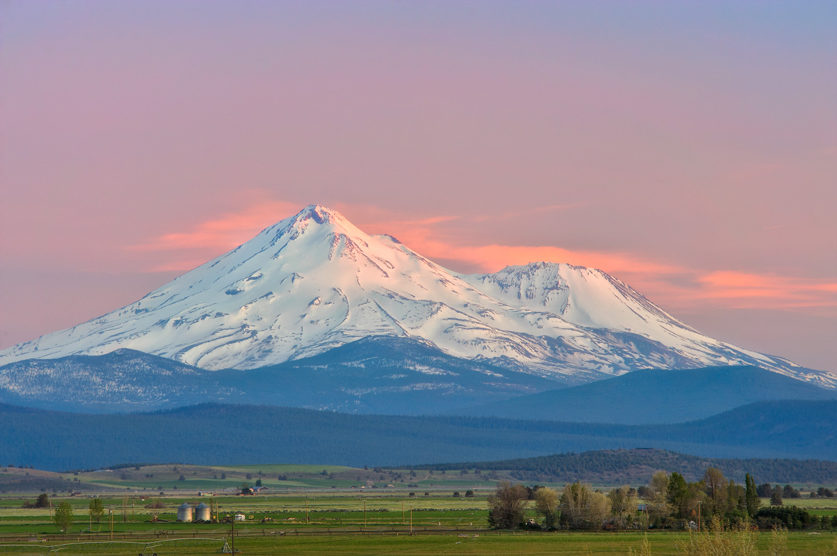 Mt Shasta, Oregon, after sunset, d700 +70200 Vr2