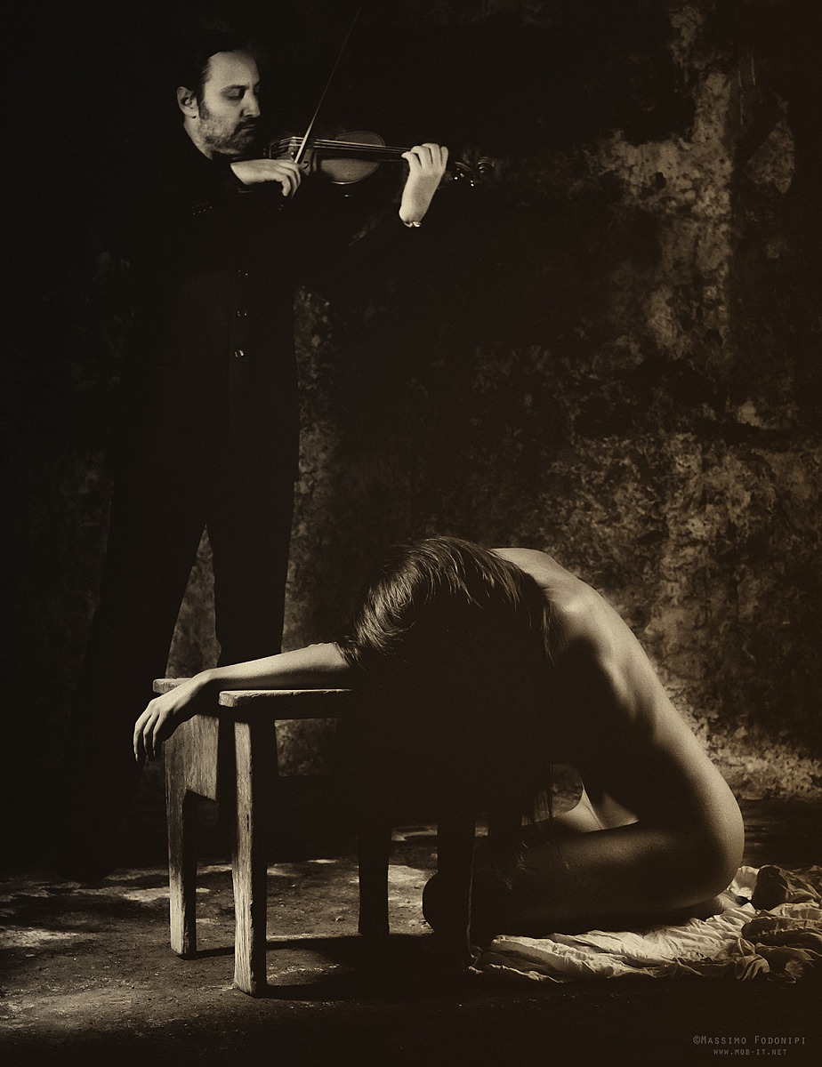 The violinist and model