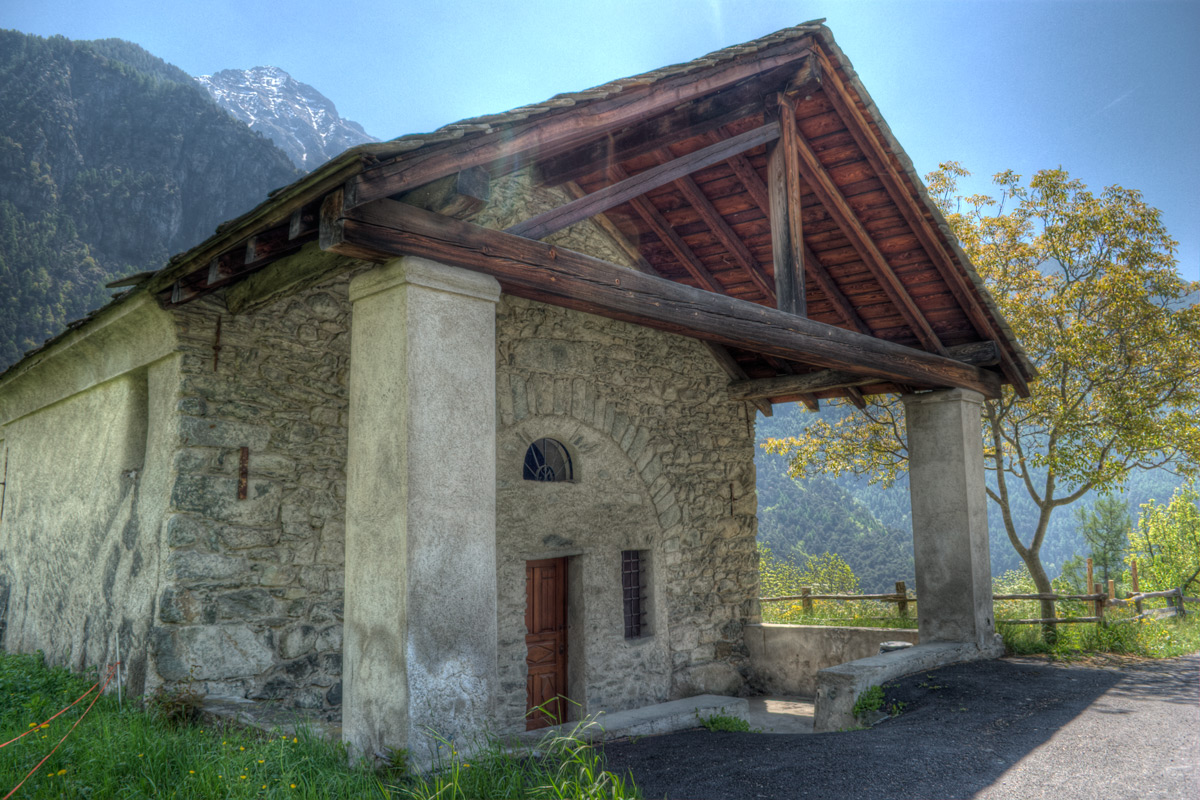 chiesetta-Valle-D'Aosta-colori