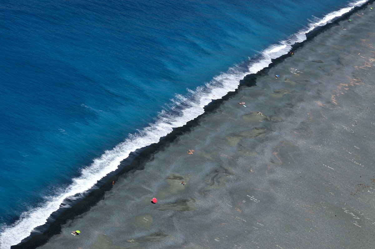 On the border of the sea