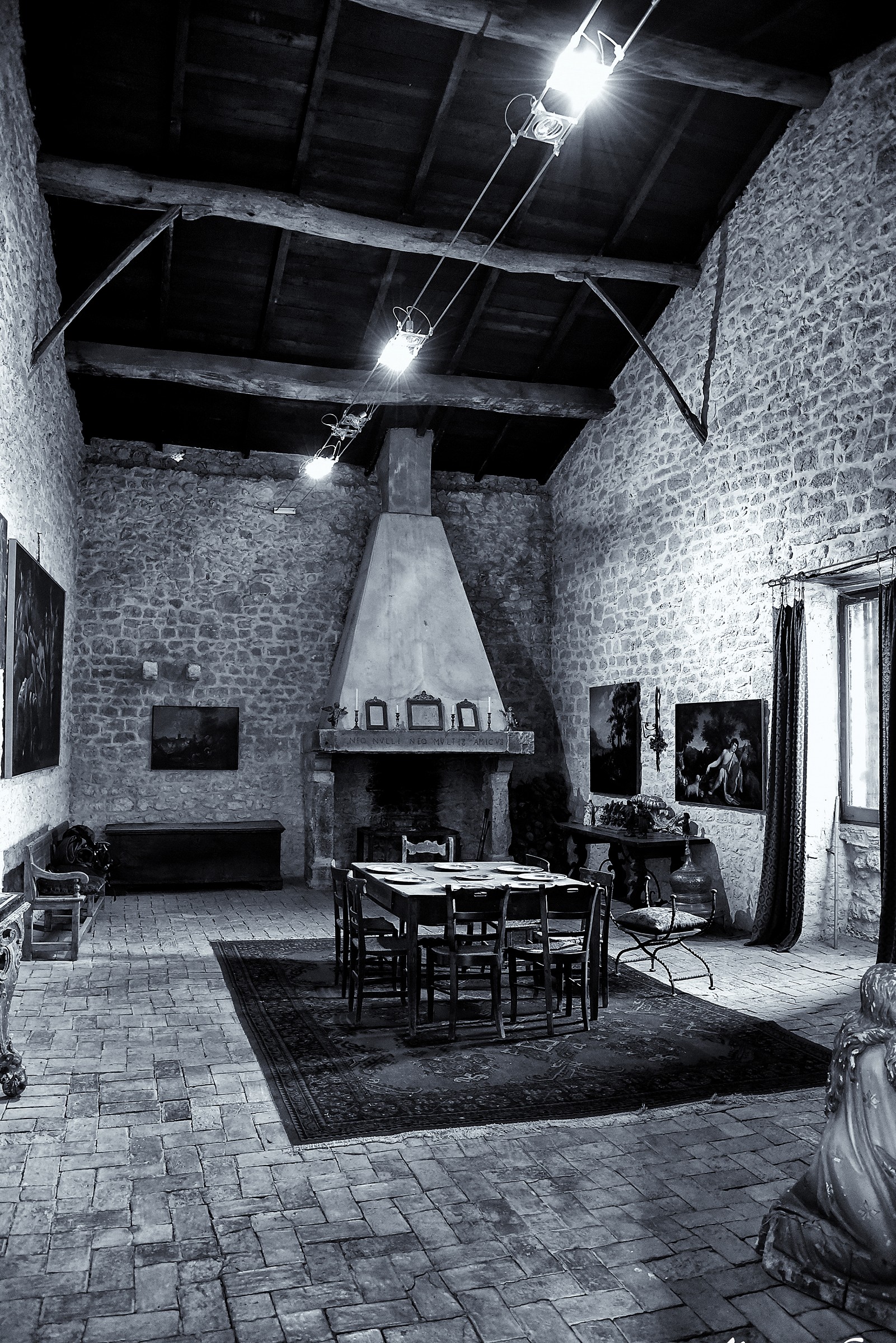 Suggestive room of the Abbey of St. Sebastian (fr)