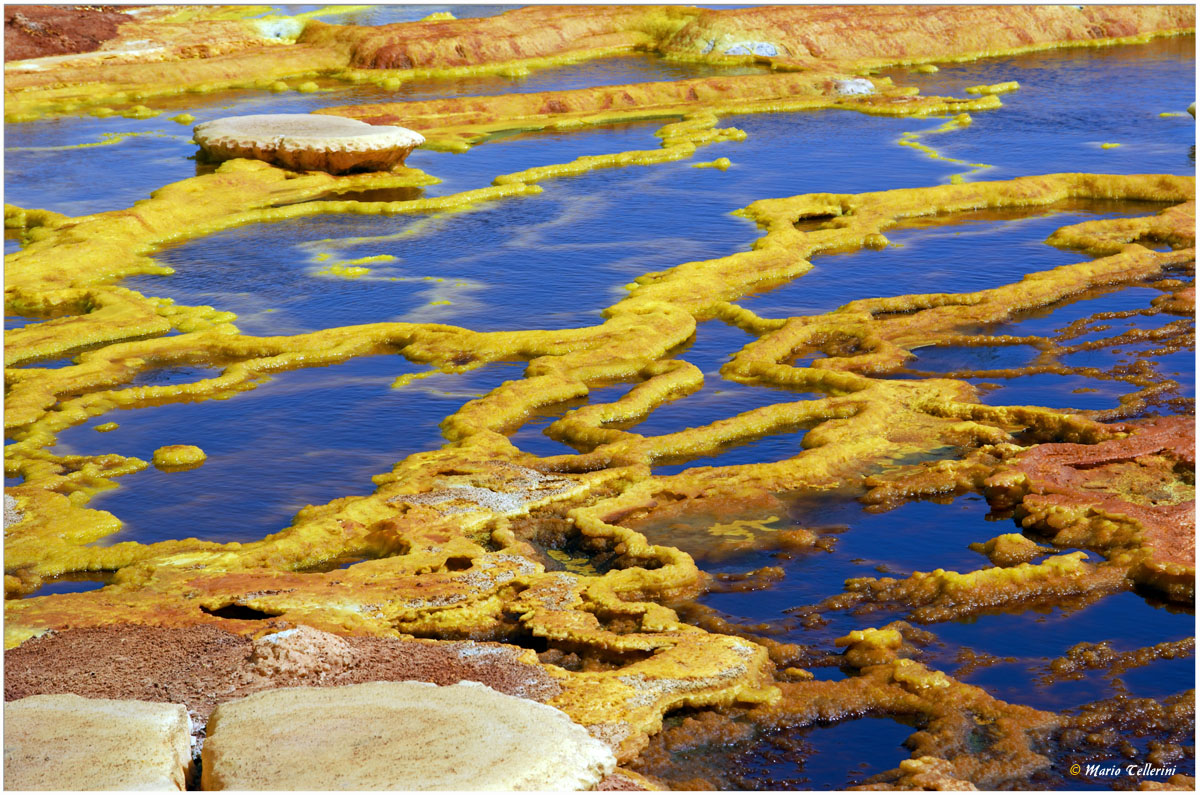 Dallol - Vasche acide isolate da concrezioni di zolfo