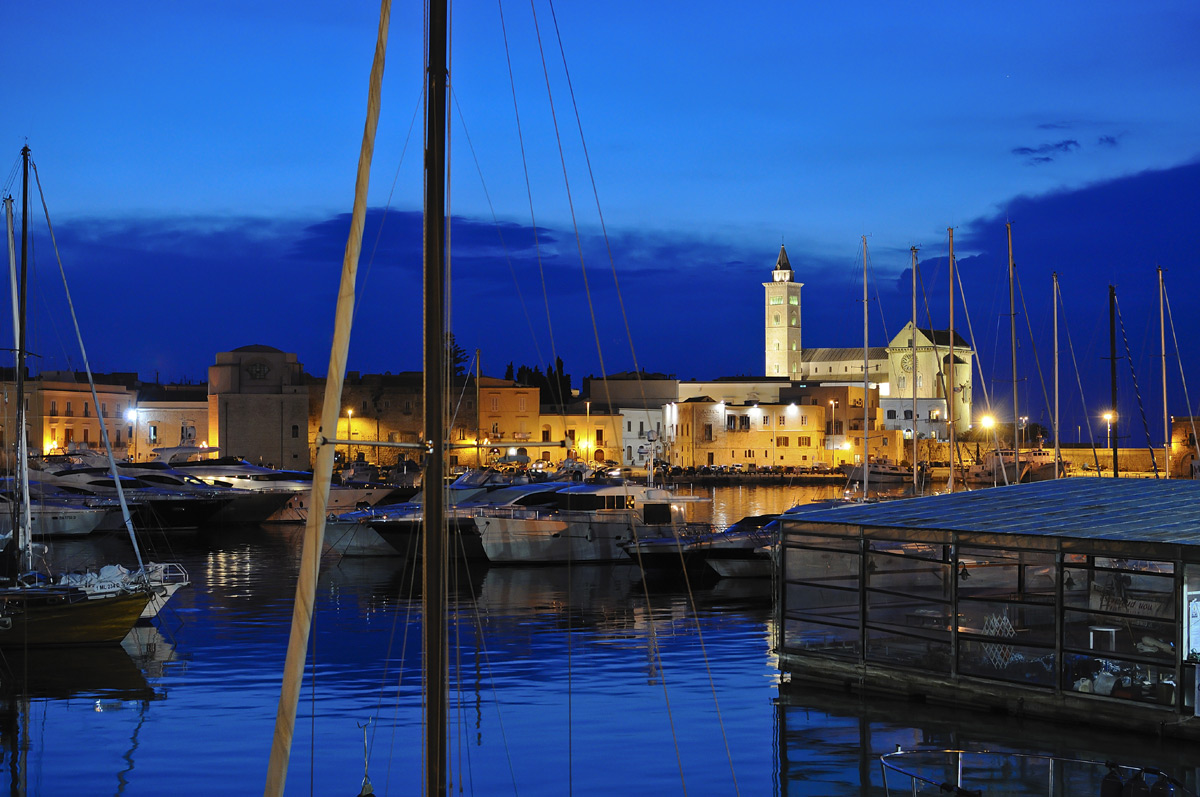 Porto di Trani al tramonto